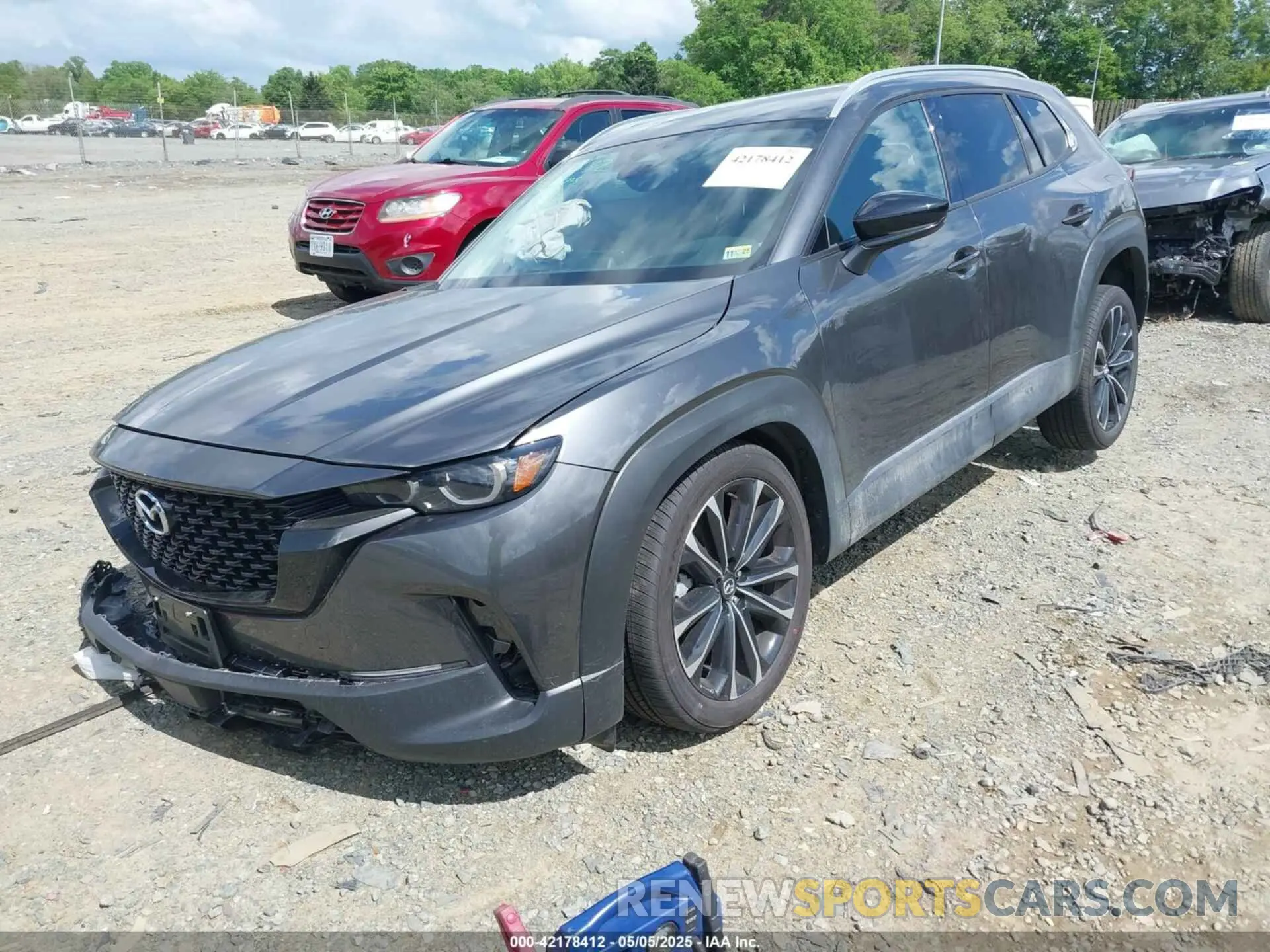 2 Photograph of a damaged car 7MMVABEM5SN318292 MAZDA CX-50 2025