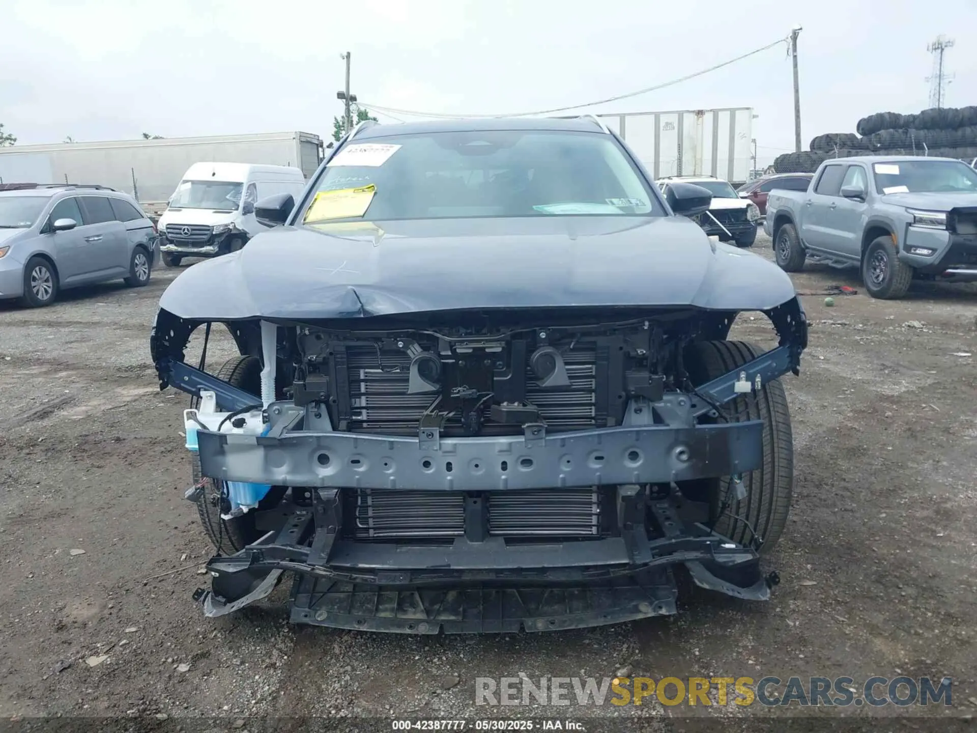 11 Photograph of a damaged car 7MMVABEM6SN359577 MAZDA CX-50 2025