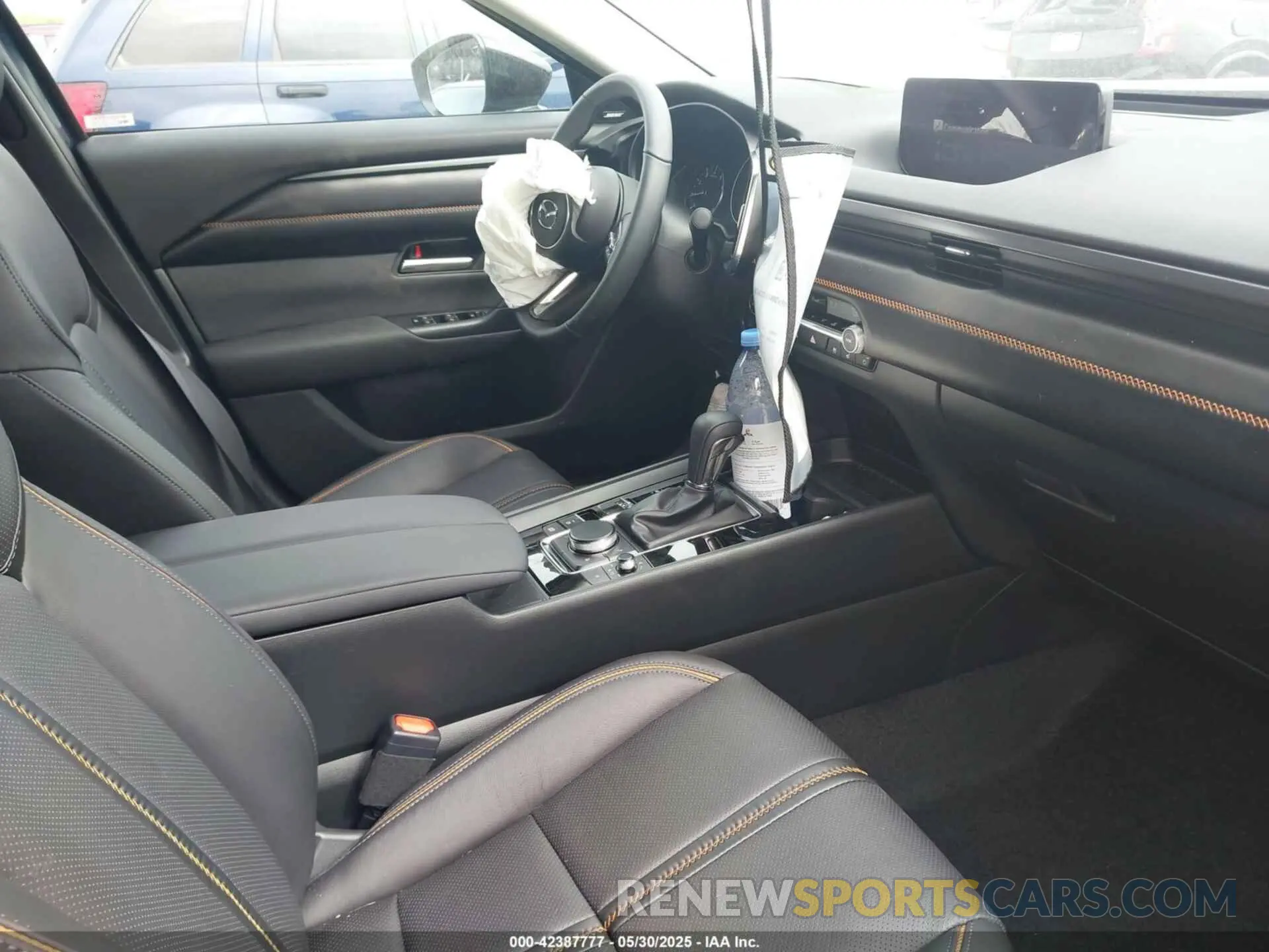 5 Photograph of a damaged car 7MMVABEM6SN359577 MAZDA CX-50 2025