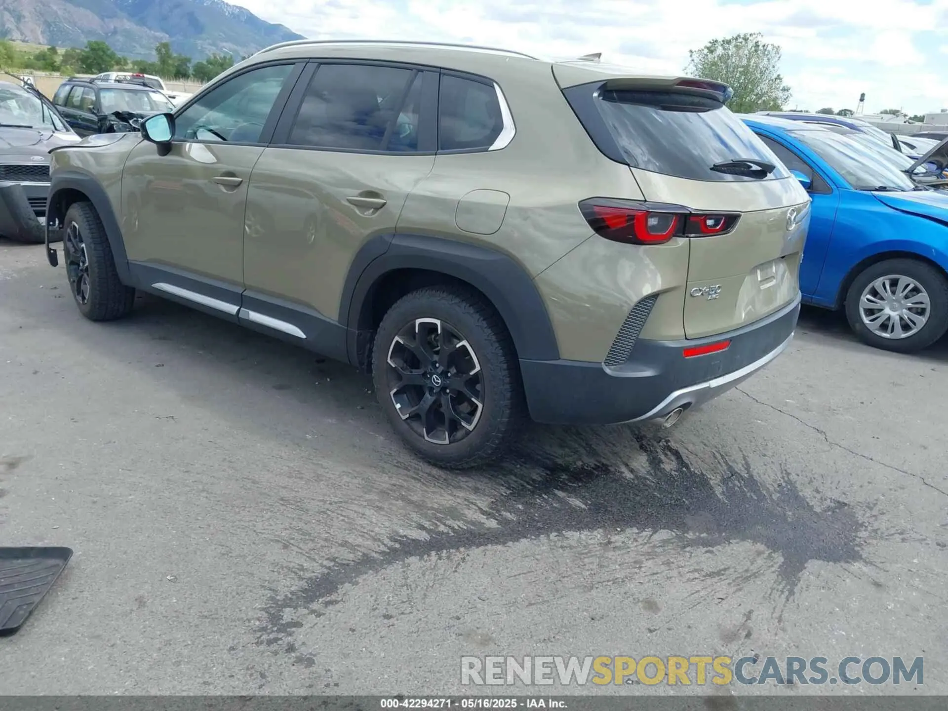 3 Photograph of a damaged car 7MMVABXY1SN329306 MAZDA CX-50 2025
