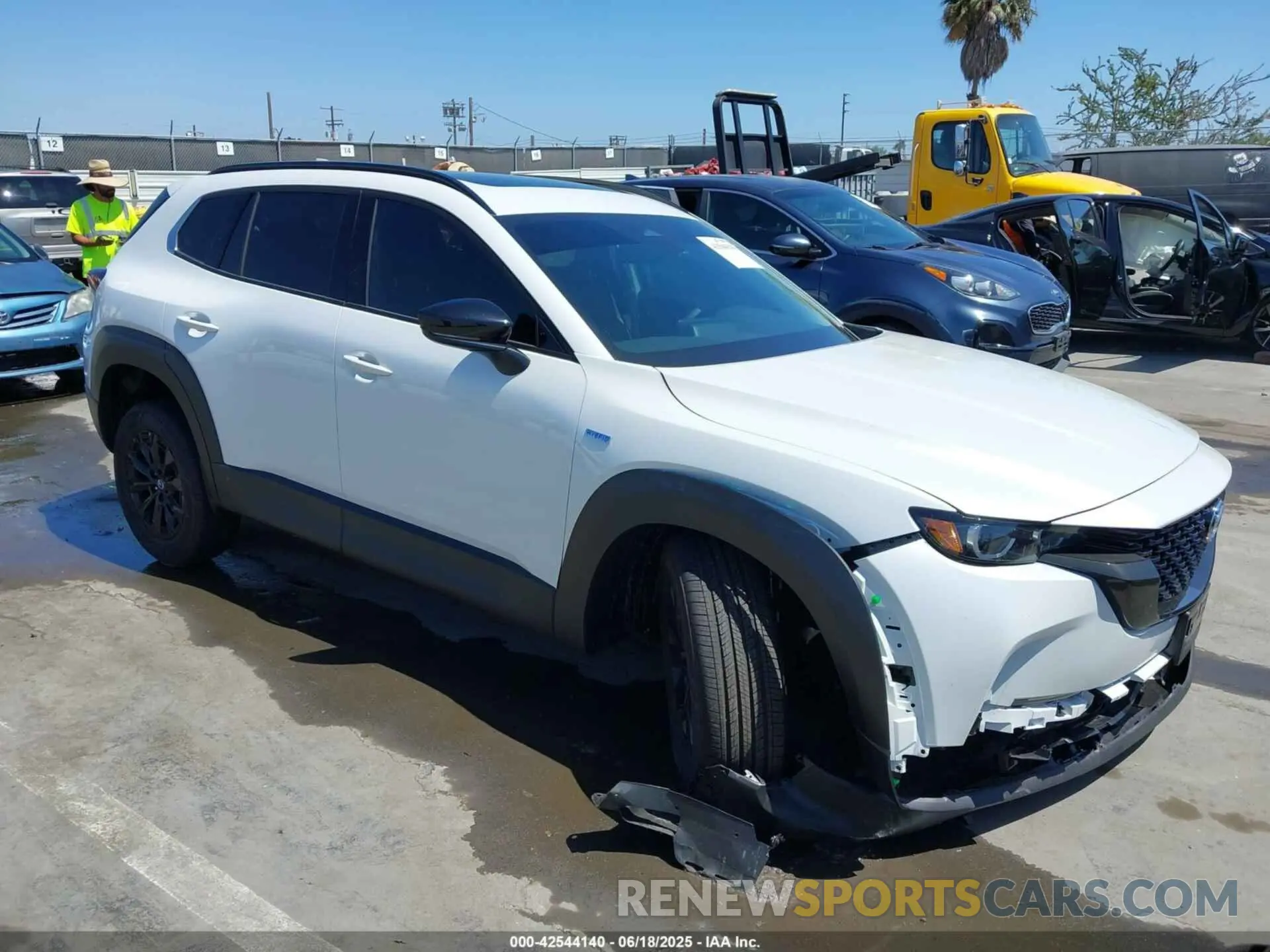 1 Photograph of a damaged car 7MMVAADW3SN109713 MAZDA CX-50 HYBRID 2025