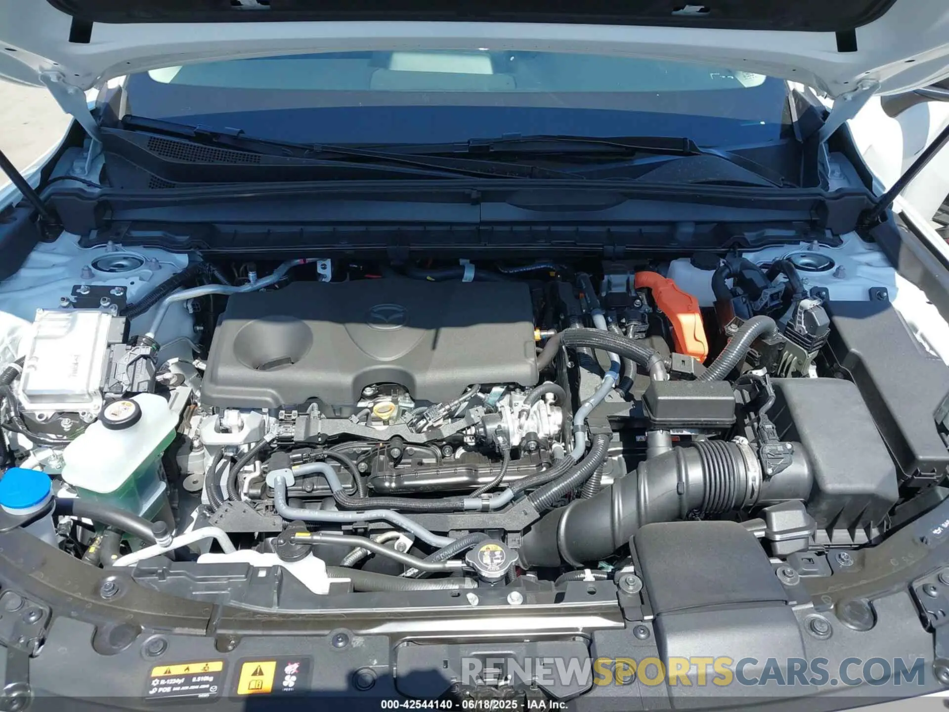 10 Photograph of a damaged car 7MMVAADW3SN109713 MAZDA CX-50 HYBRID 2025