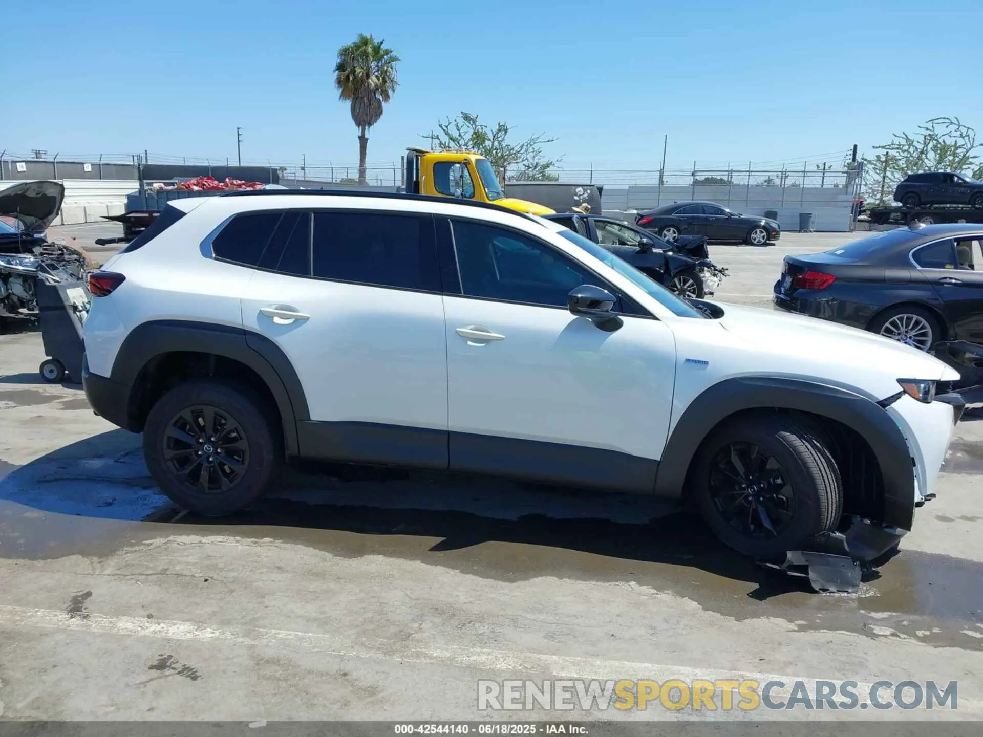 12 Photograph of a damaged car 7MMVAADW3SN109713 MAZDA CX-50 HYBRID 2025