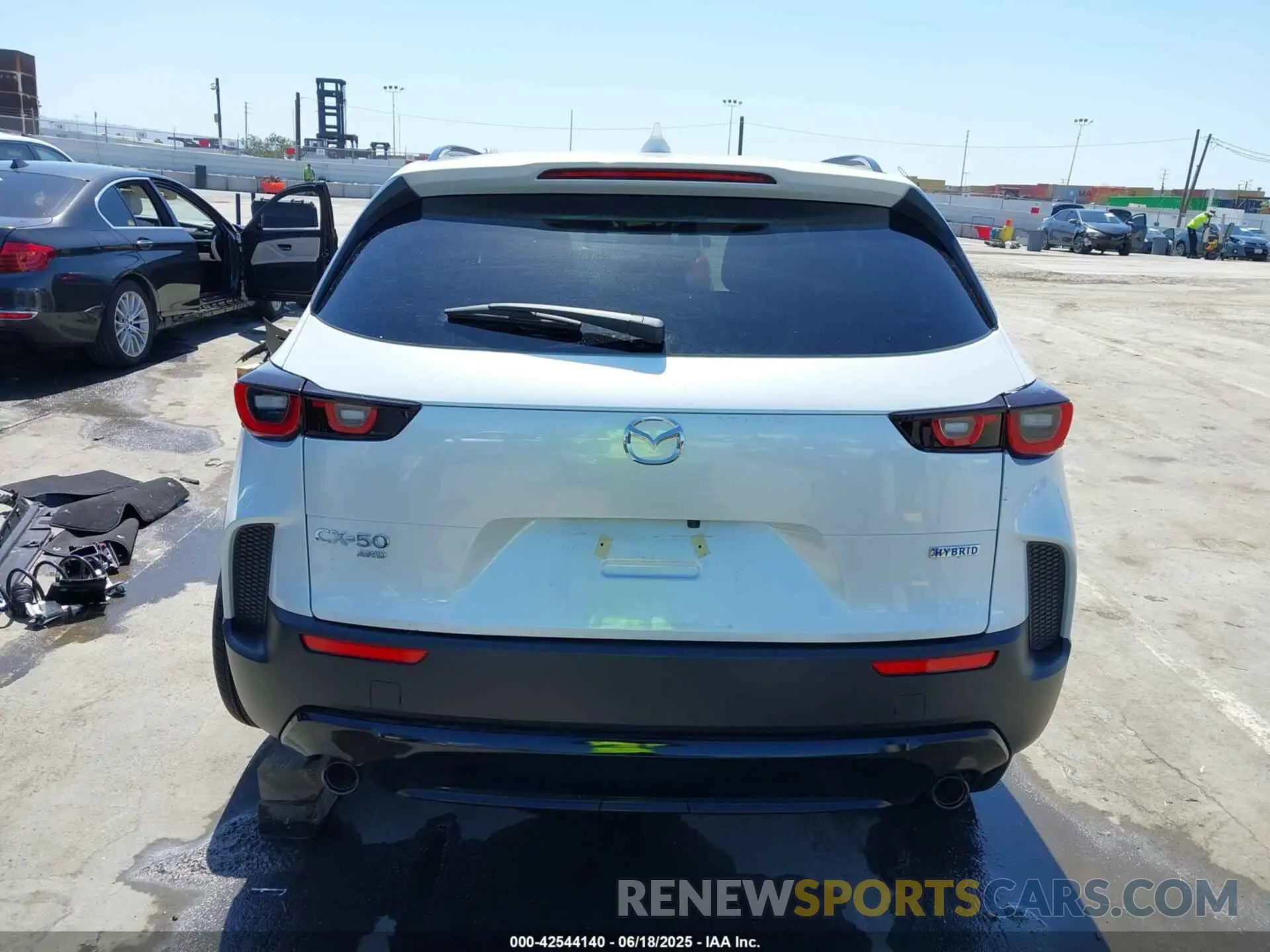 15 Photograph of a damaged car 7MMVAADW3SN109713 MAZDA CX-50 HYBRID 2025