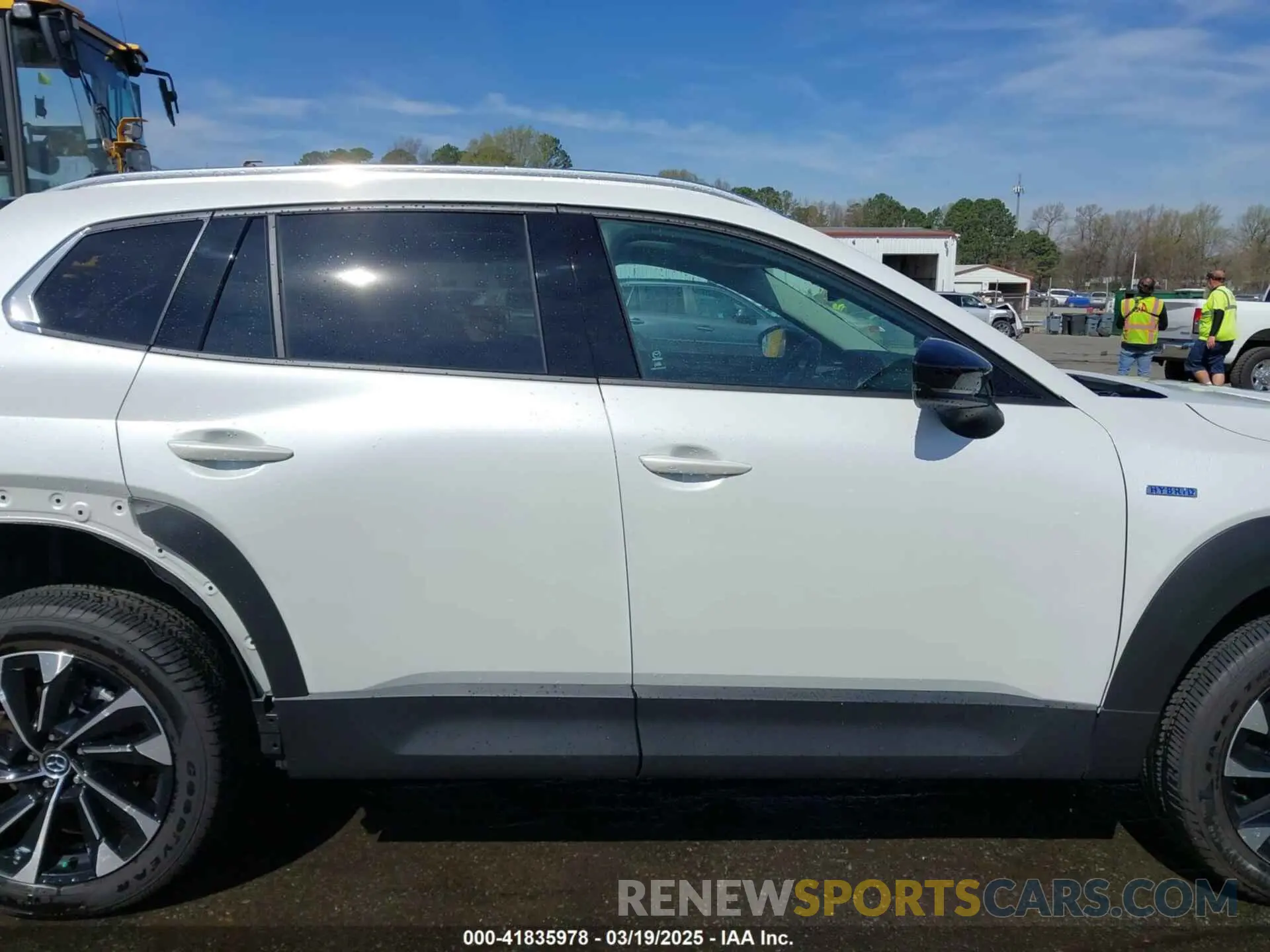 14 Photograph of a damaged car 7MMVAAEW6SN102771 MAZDA CX-50 HYBRID 2025