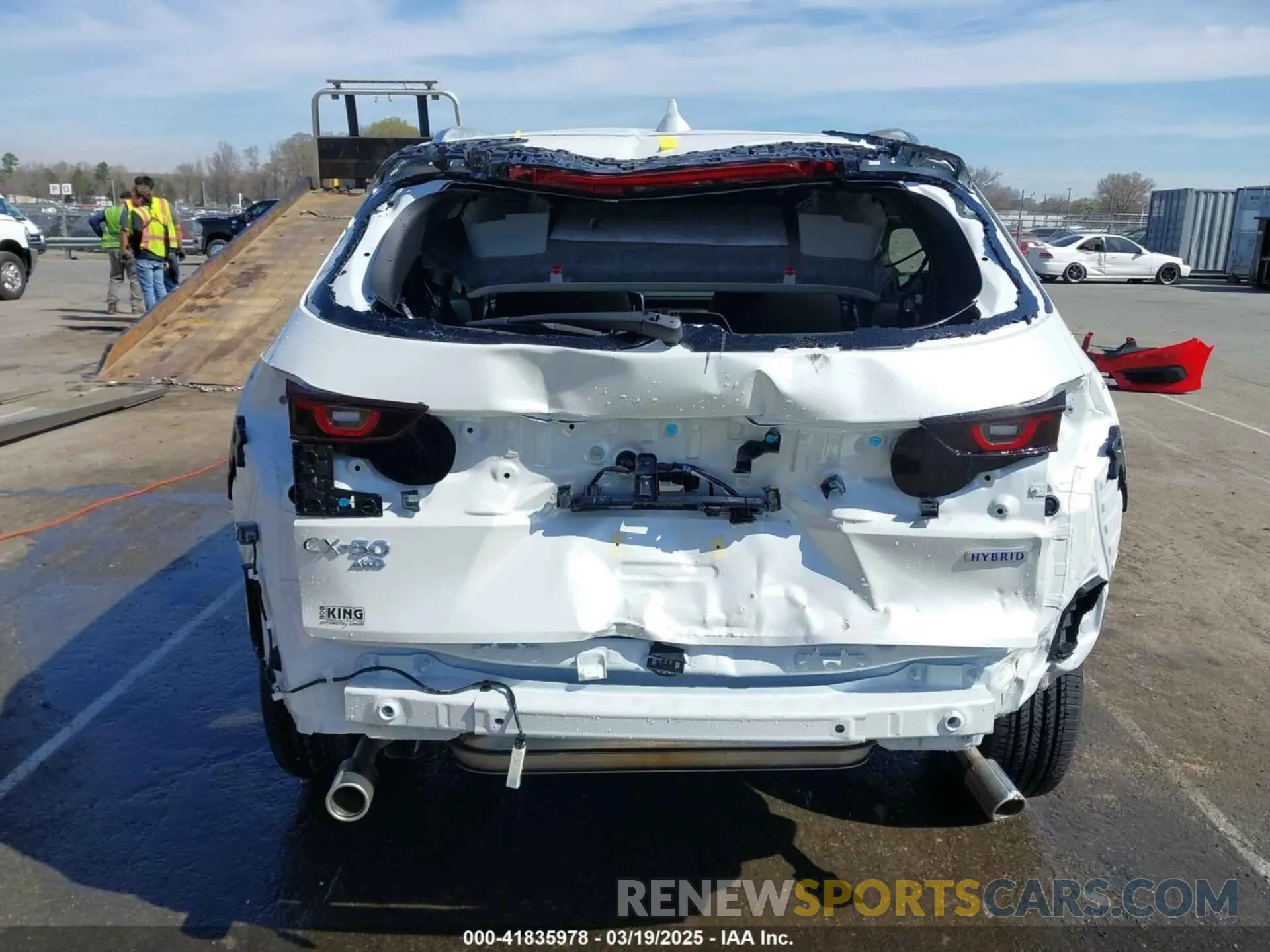 17 Photograph of a damaged car 7MMVAAEW6SN102771 MAZDA CX-50 HYBRID 2025