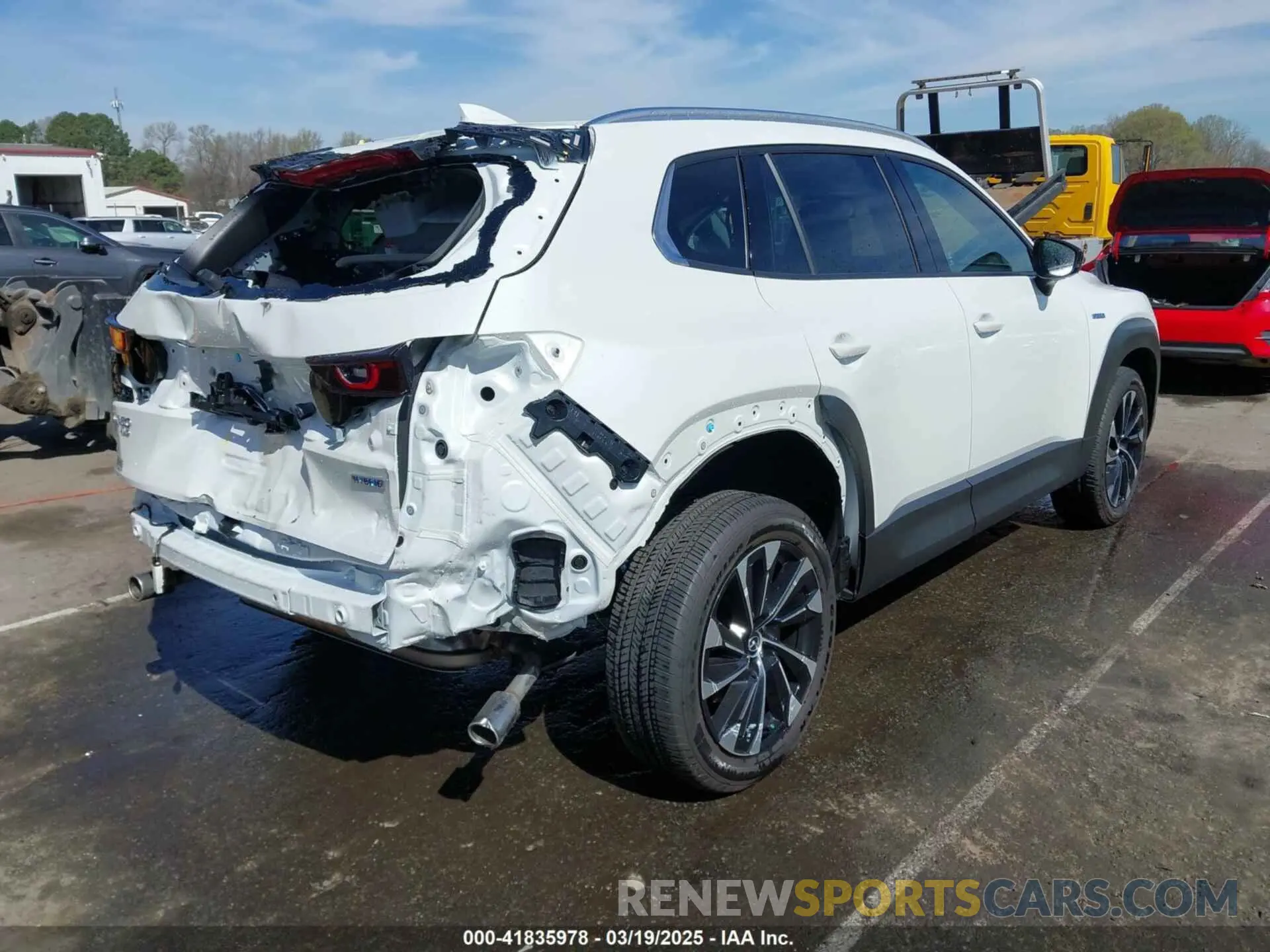 4 Photograph of a damaged car 7MMVAAEW6SN102771 MAZDA CX-50 HYBRID 2025