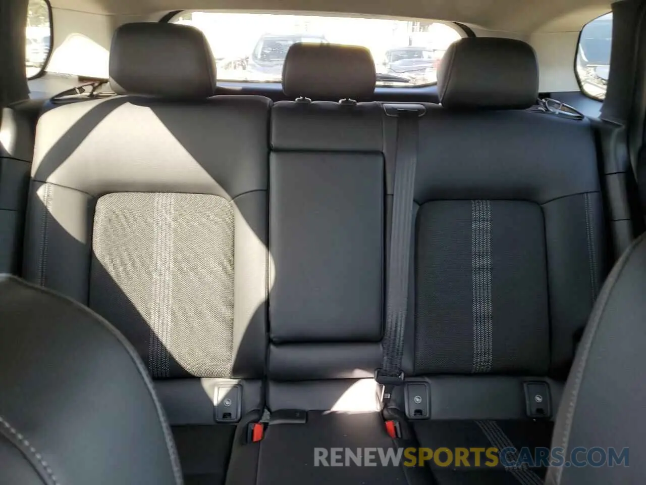 10 Photograph of a damaged car 7MMVABCM5PN126896 MAZDA CX-50 PREF 2023