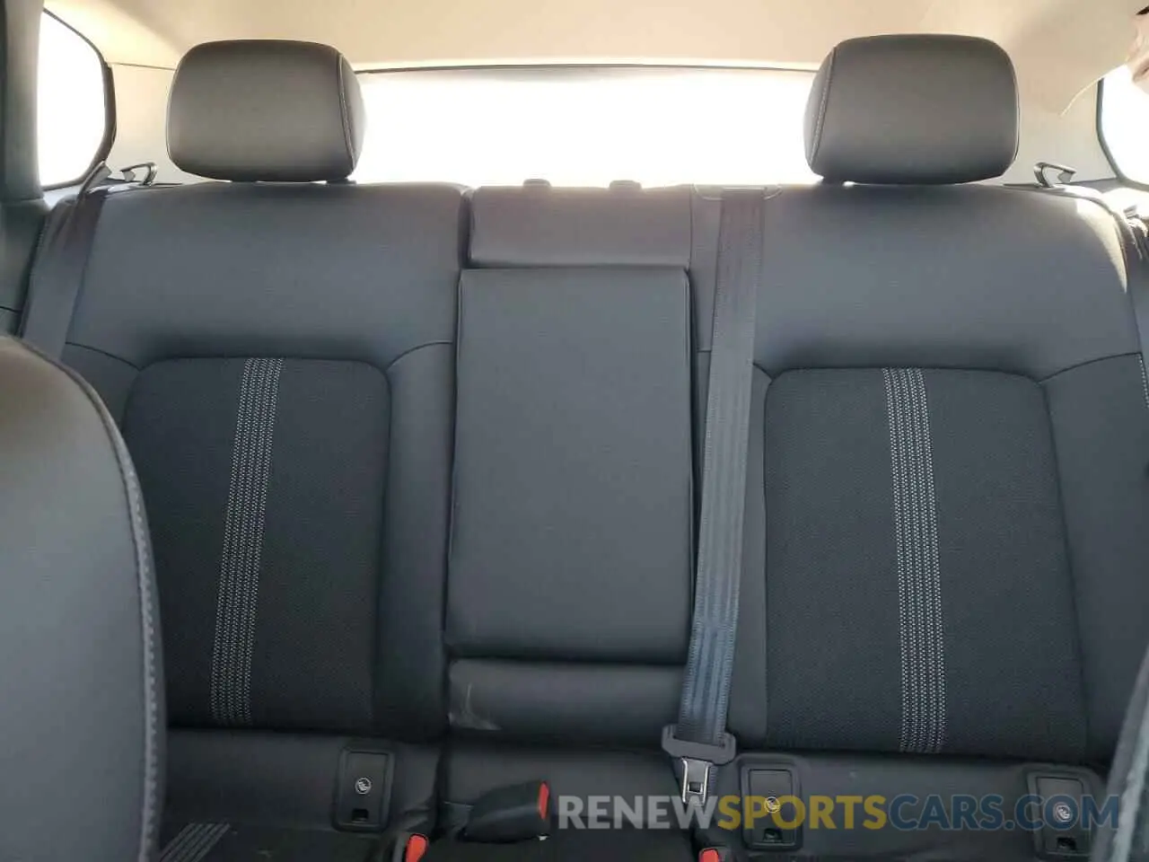 10 Photograph of a damaged car 7MMVAABW1SN112564 MAZDA CX-50 PREF 2025