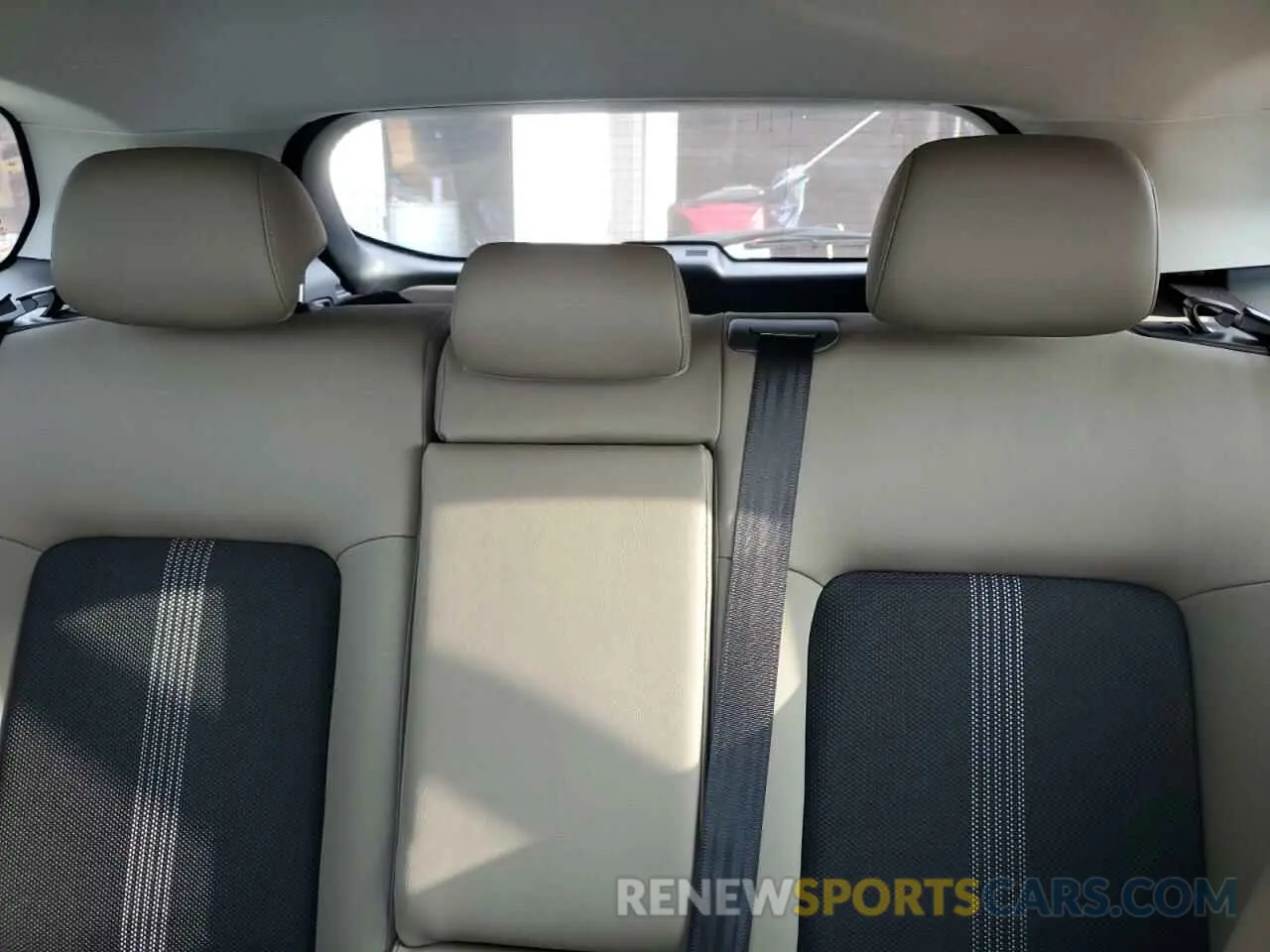 10 Photograph of a damaged car 7MMVABBM5SN336859 MAZDA CX-50 PREF 2025