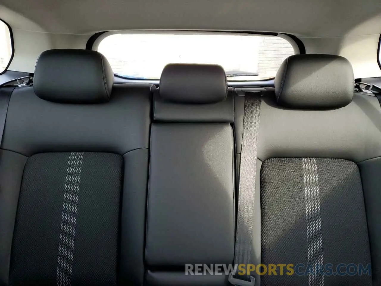 10 Photograph of a damaged car 7MMVABBM8SN334118 MAZDA CX-50 PREF 2025