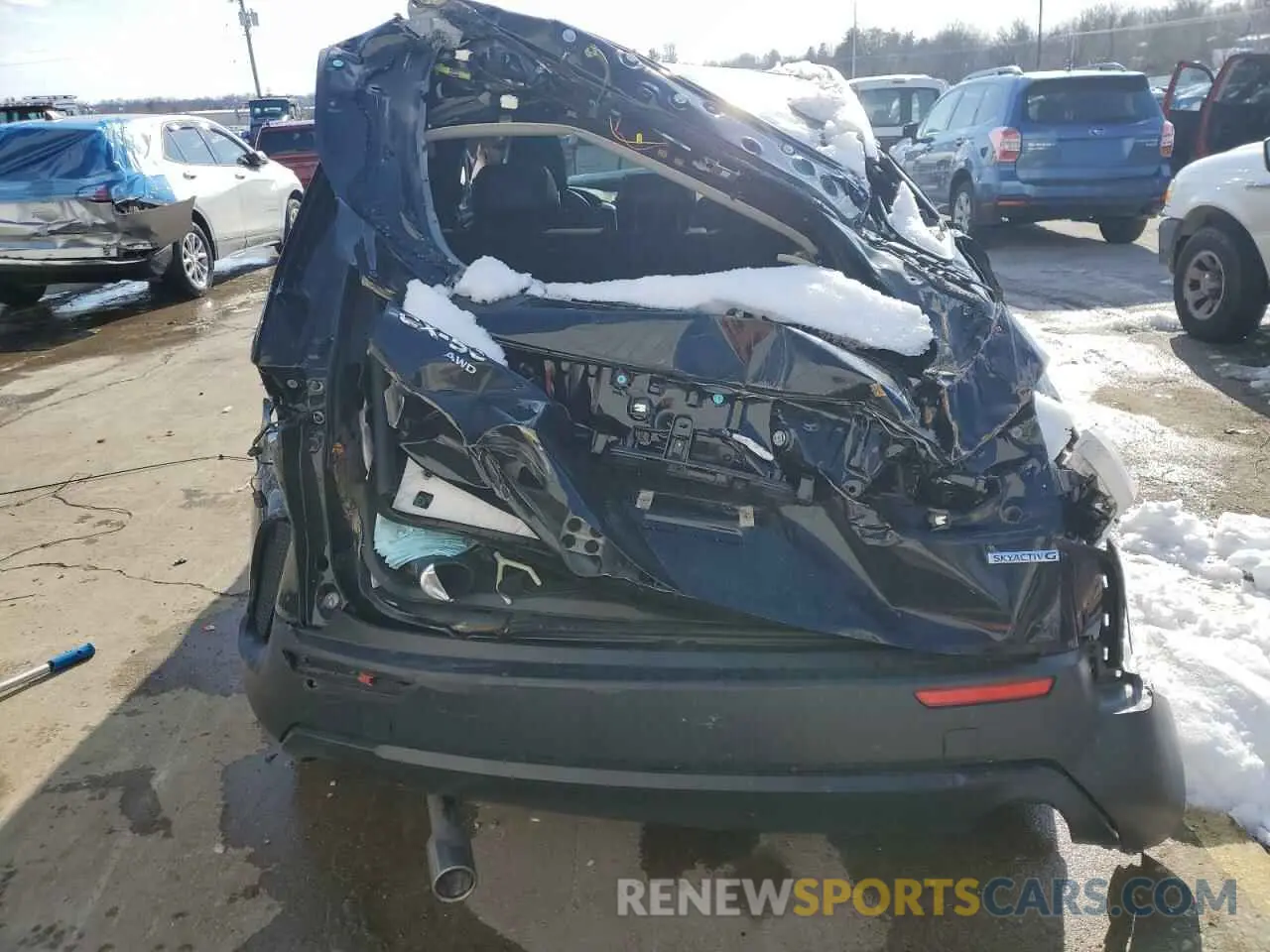 6 Photograph of a damaged car 7MMVABDMXRN195875 MAZDA CX-50 PREM 2024