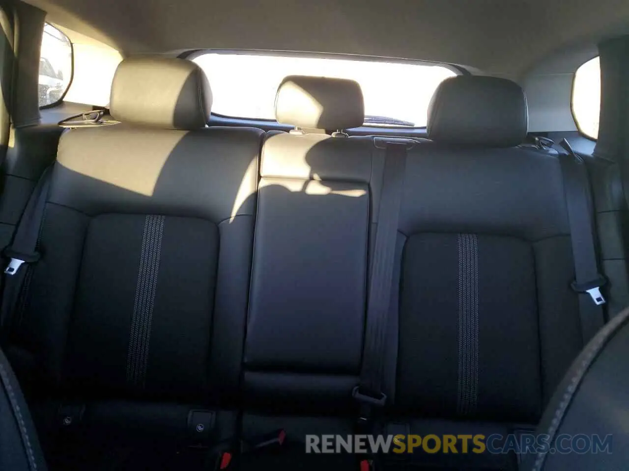 10 Photograph of a damaged car 7MMVABAM8RN156786 MAZDA CX-50 SELE 2024