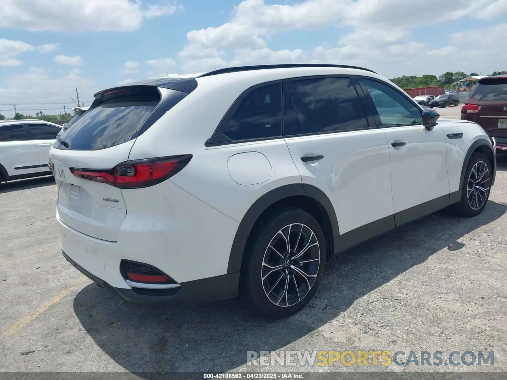 4 Photograph of a damaged car JM3KJEHA6S1103427 MAZDA CX-70 PHEV 2025