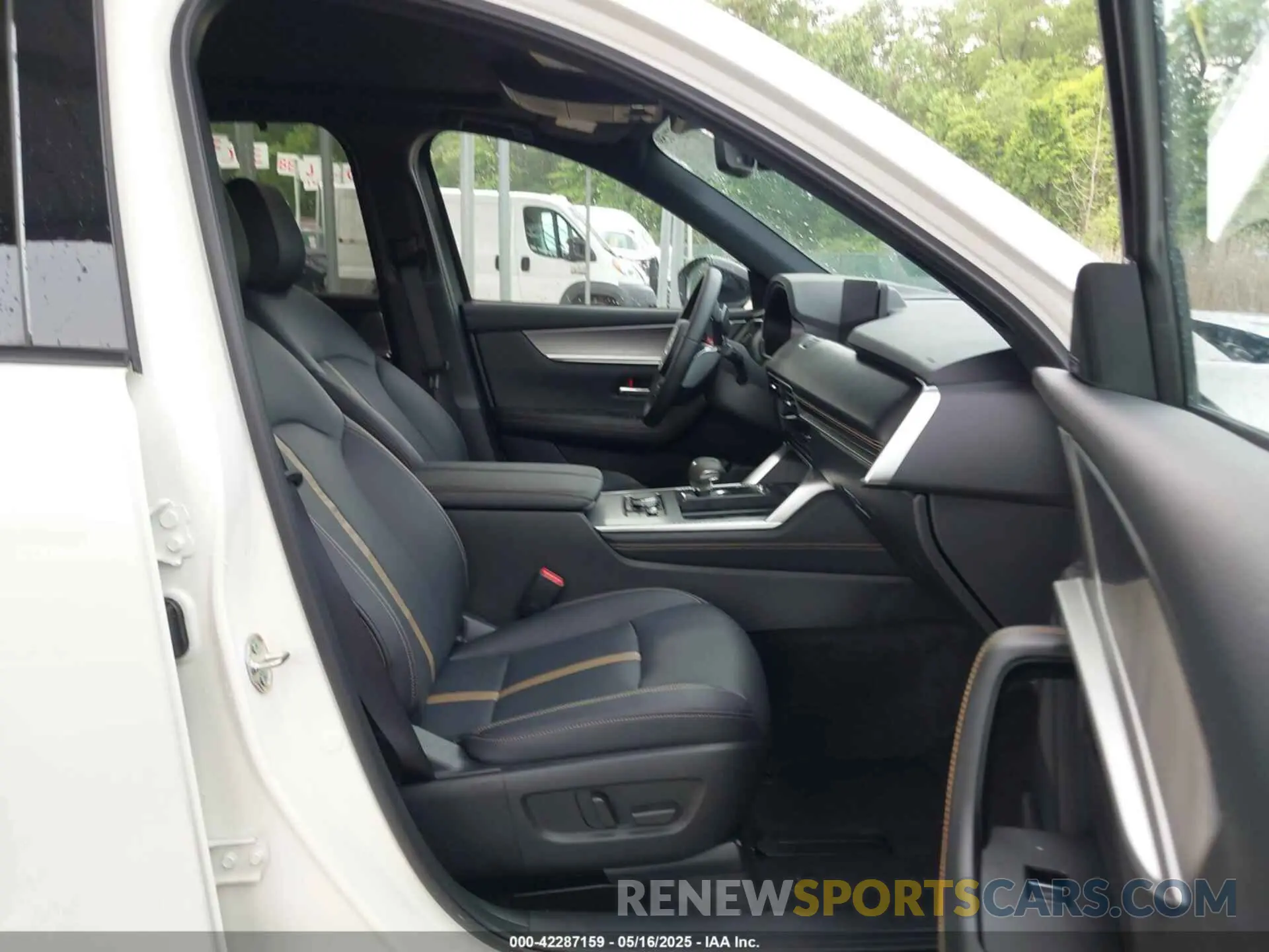 5 Photograph of a damaged car JM3KJEHA6S1111740 MAZDA CX-70 PHEV 2025