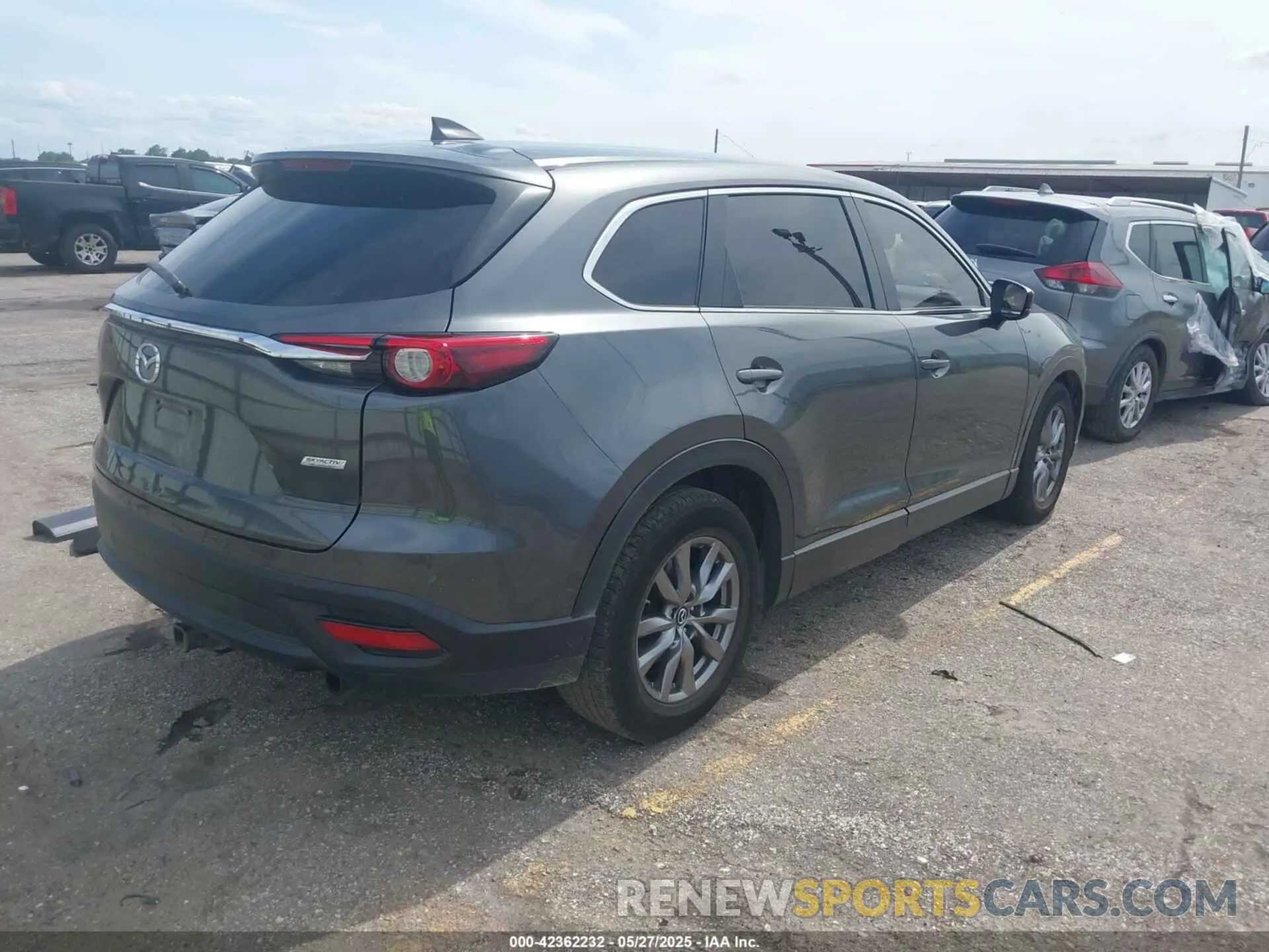 4 Photograph of a damaged car JM3TCABY0K0327361 MAZDA CX-9 2019