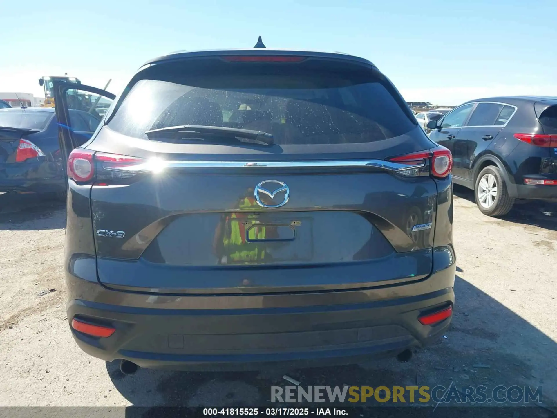 17 Photograph of a damaged car JM3TCABY7K0313750 MAZDA CX-9 2019