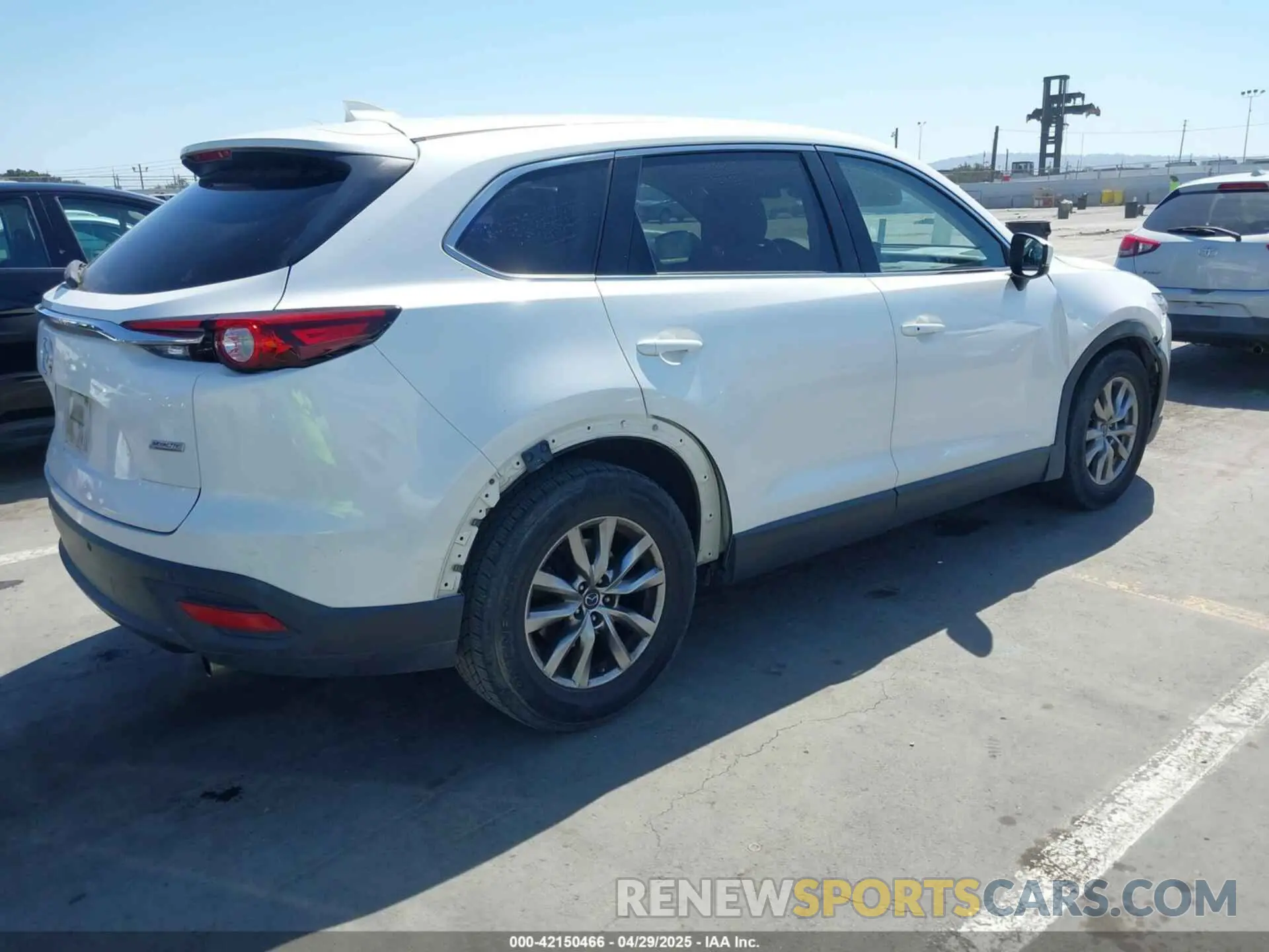 4 Photograph of a damaged car JM3TCACY5K0306424 MAZDA CX-9 2019