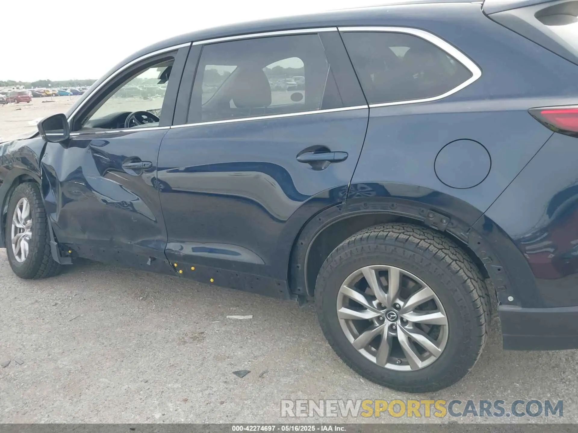 18 Photograph of a damaged car JM3TCACY7K0334175 MAZDA CX-9 2019