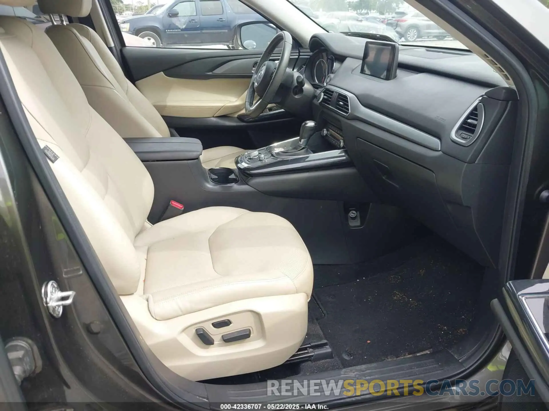 5 Photograph of a damaged car JM3TCACY9K0308810 MAZDA CX-9 2019
