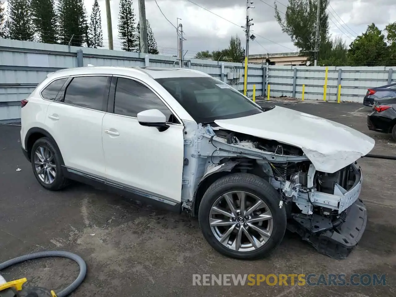 4 Photograph of a damaged car JM3TCADY8K0329727 MAZDA CX-9 2019