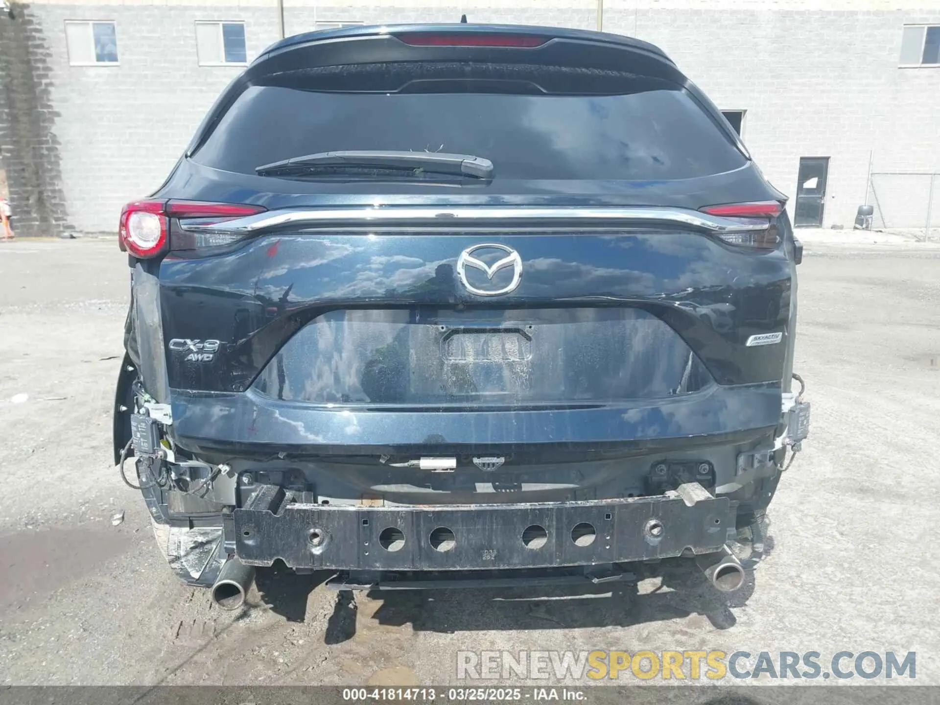 18 Photograph of a damaged car JM3TCBCY0K0317028 MAZDA CX-9 2019