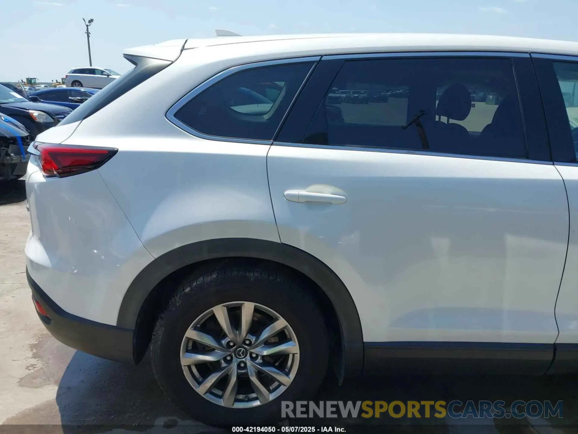 18 Photograph of a damaged car JM3TCBCY2K0300702 MAZDA CX-9 2019