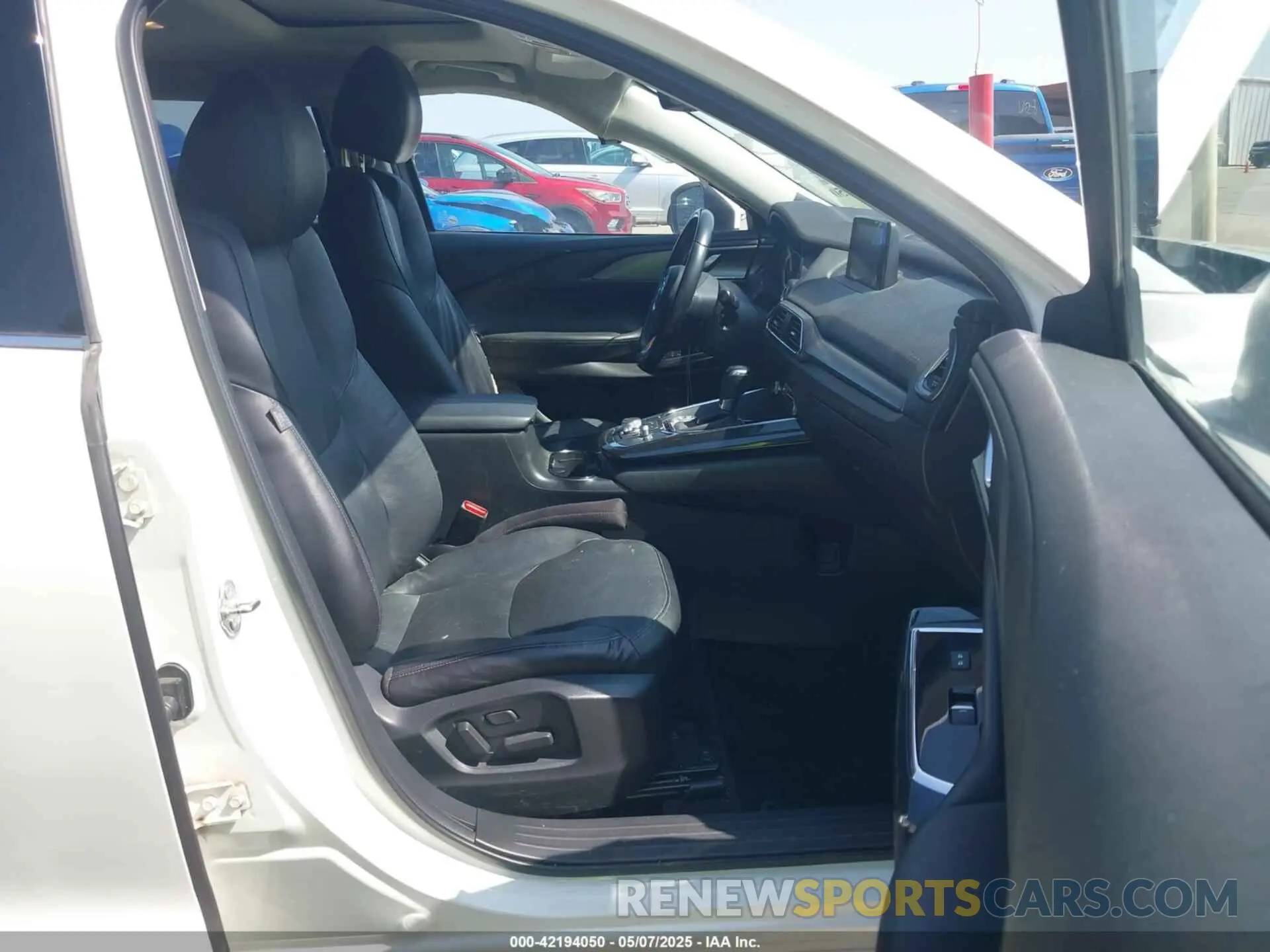 5 Photograph of a damaged car JM3TCBCY2K0300702 MAZDA CX-9 2019