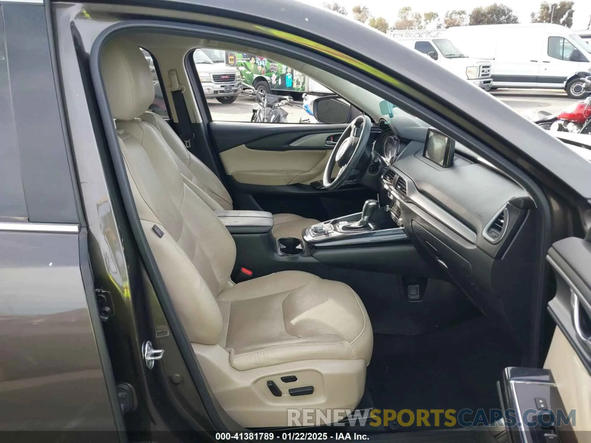 5 Photograph of a damaged car JM3TCBCY8K0307511 MAZDA CX-9 2019
