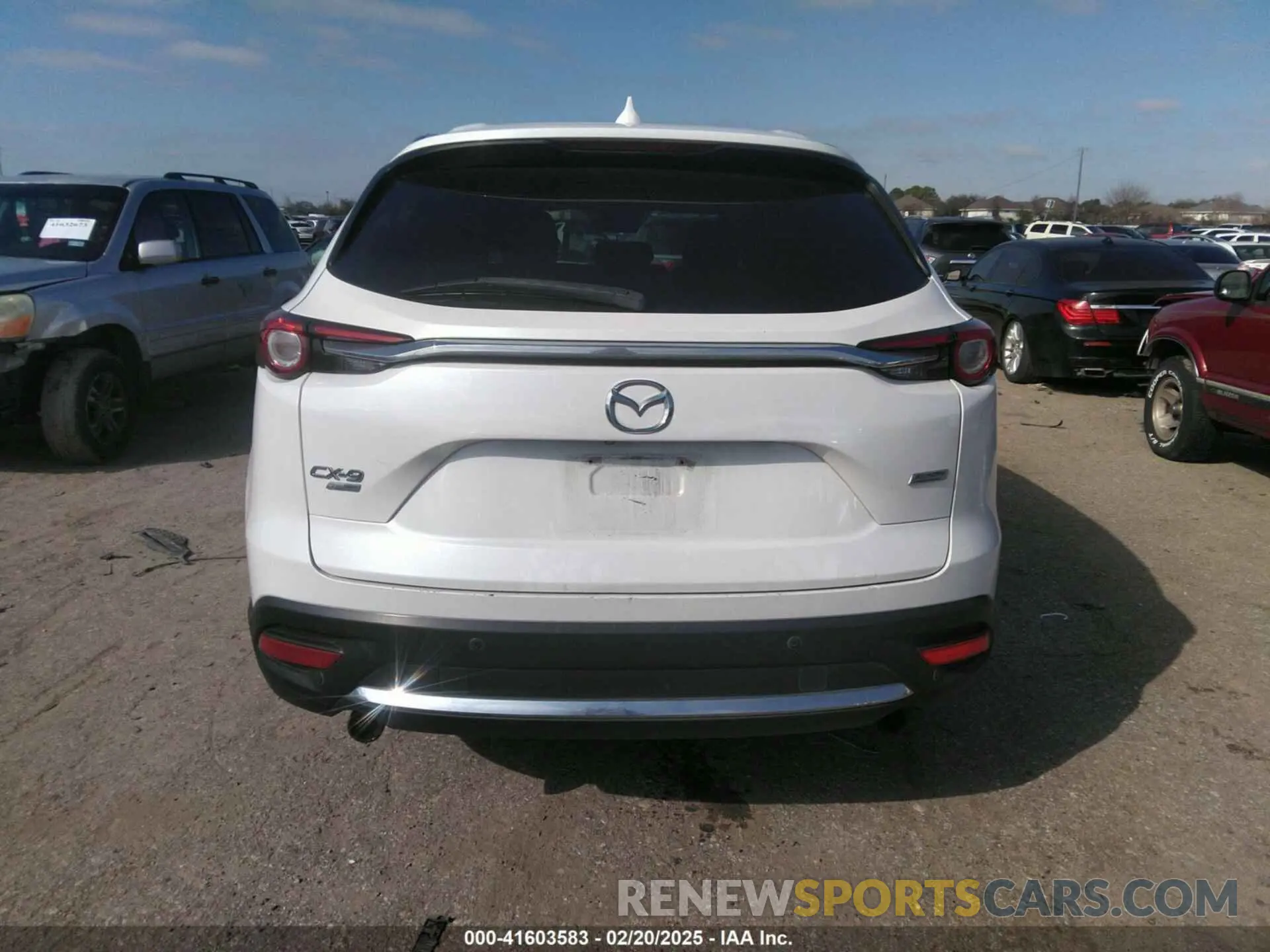 17 Photograph of a damaged car JM3TCBEY0K0319343 MAZDA CX-9 2019
