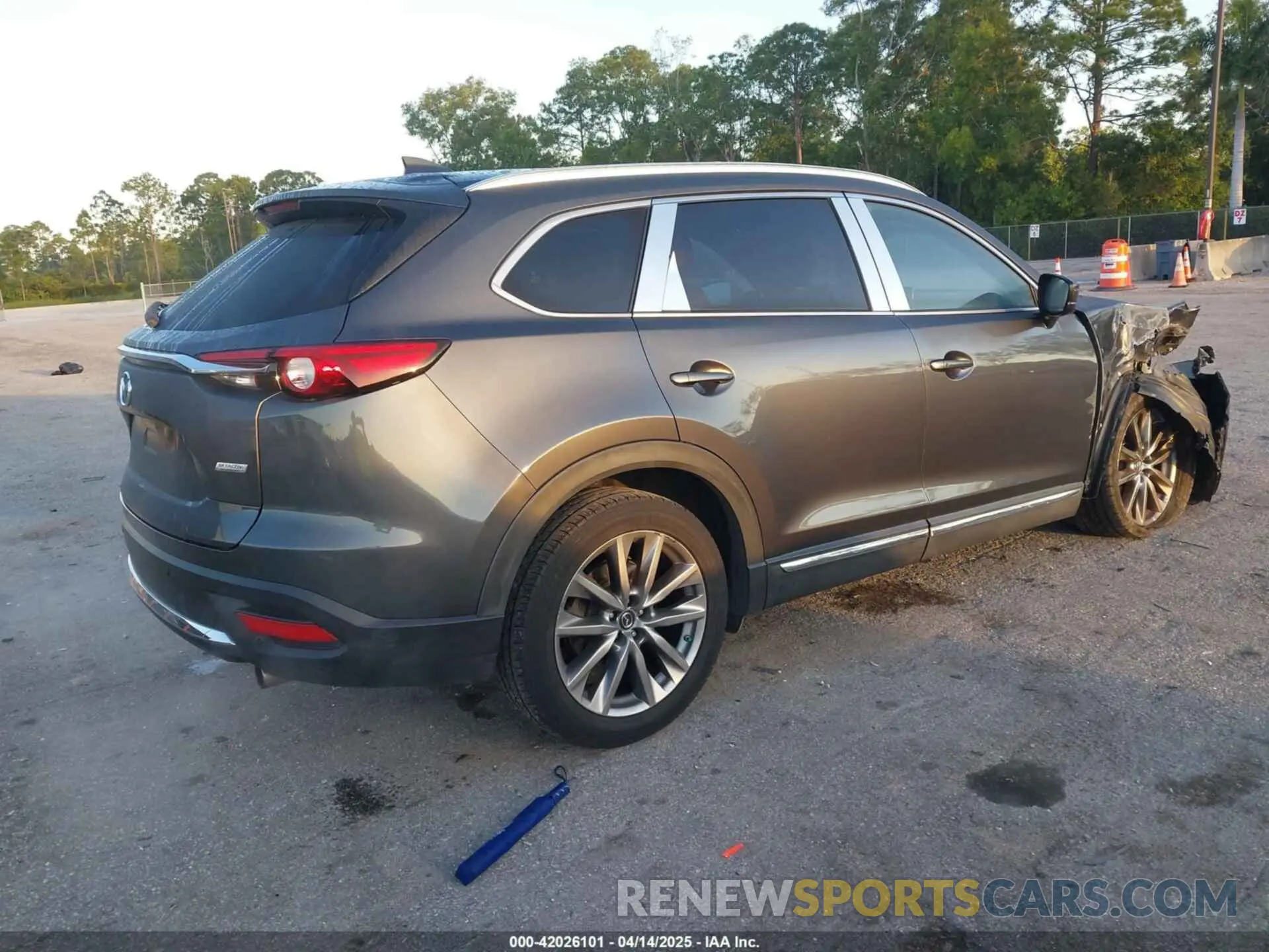 4 Photograph of a damaged car JM3TCBEY5K0331147 MAZDA CX-9 2019