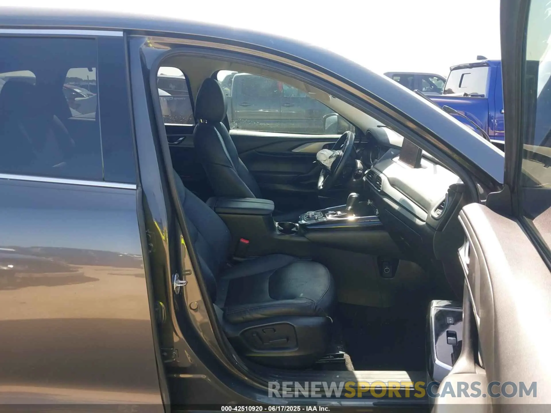 5 Photograph of a damaged car JM3TCACY8L0421830 MAZDA CX-9 2020