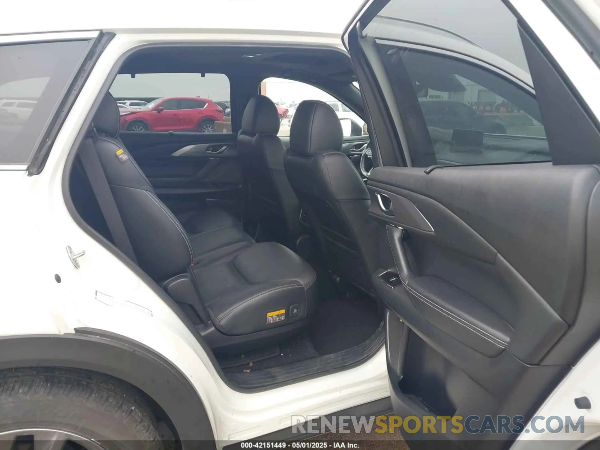 8 Photograph of a damaged car JM3TCADY8L0415797 MAZDA CX-9 2020