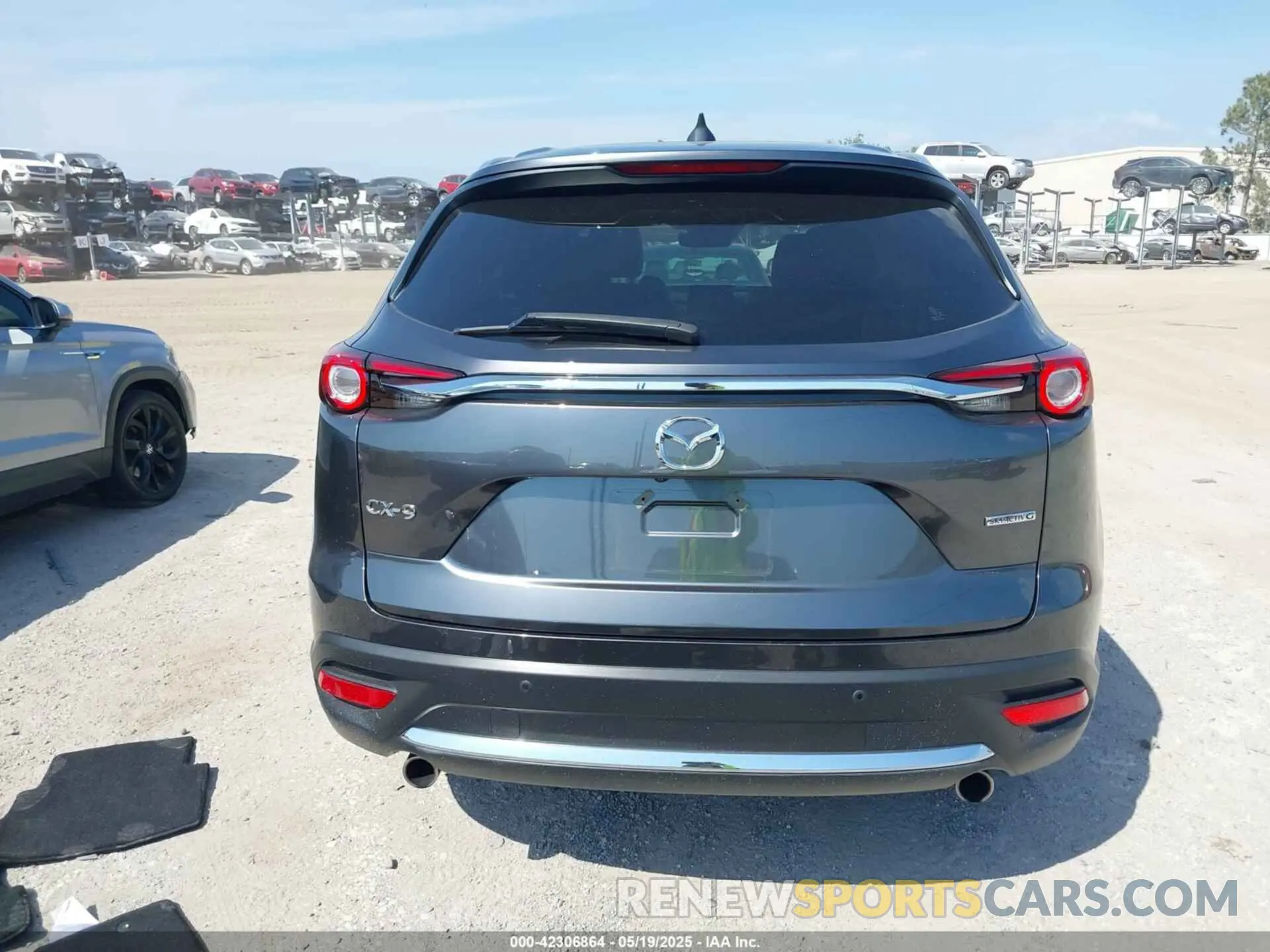 17 Photograph of a damaged car JM3TCADY8L0417775 MAZDA CX-9 2020