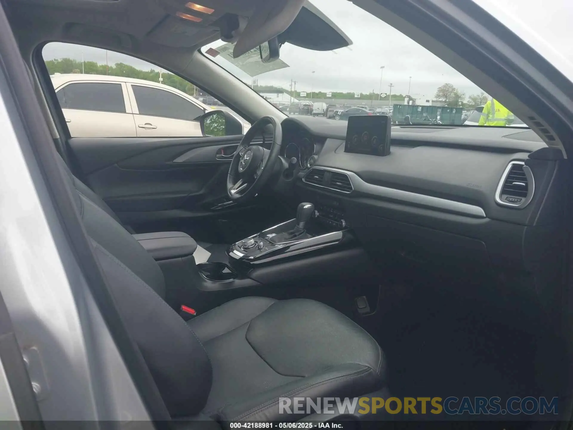 5 Photograph of a damaged car JM3TCBCY8L0400787 MAZDA CX-9 2020