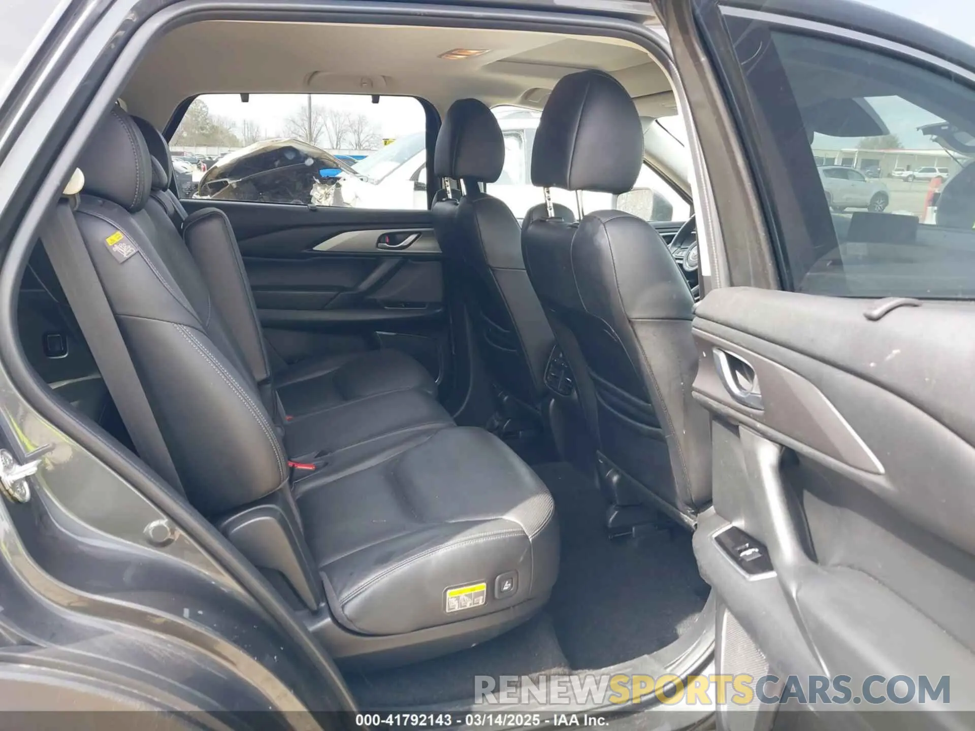 8 Photograph of a damaged car JM3TCBCY9L0418456 MAZDA CX-9 2020