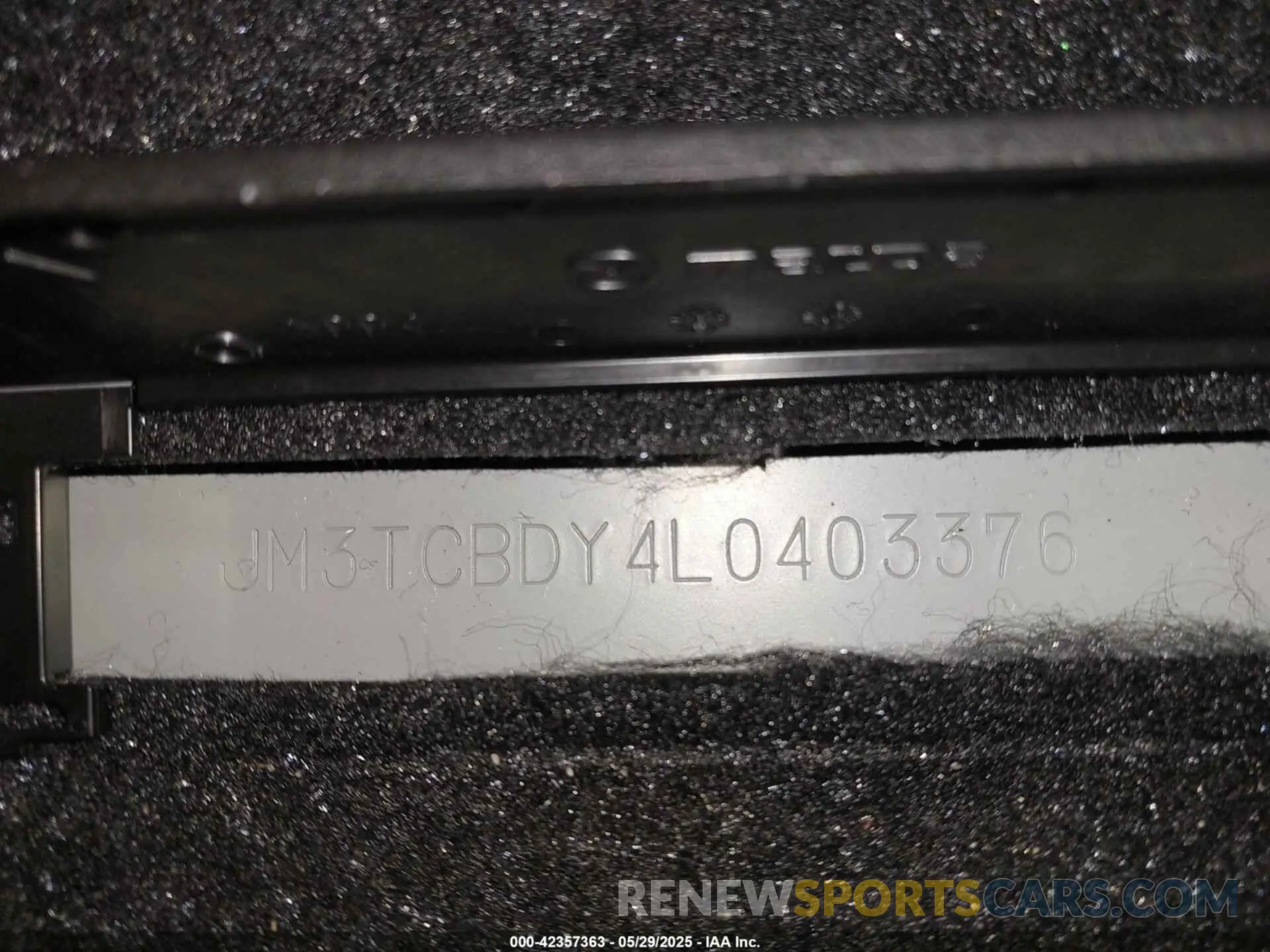 17 Photograph of a damaged car JM3TCBDY4L0403376 MAZDA CX-9 2020
