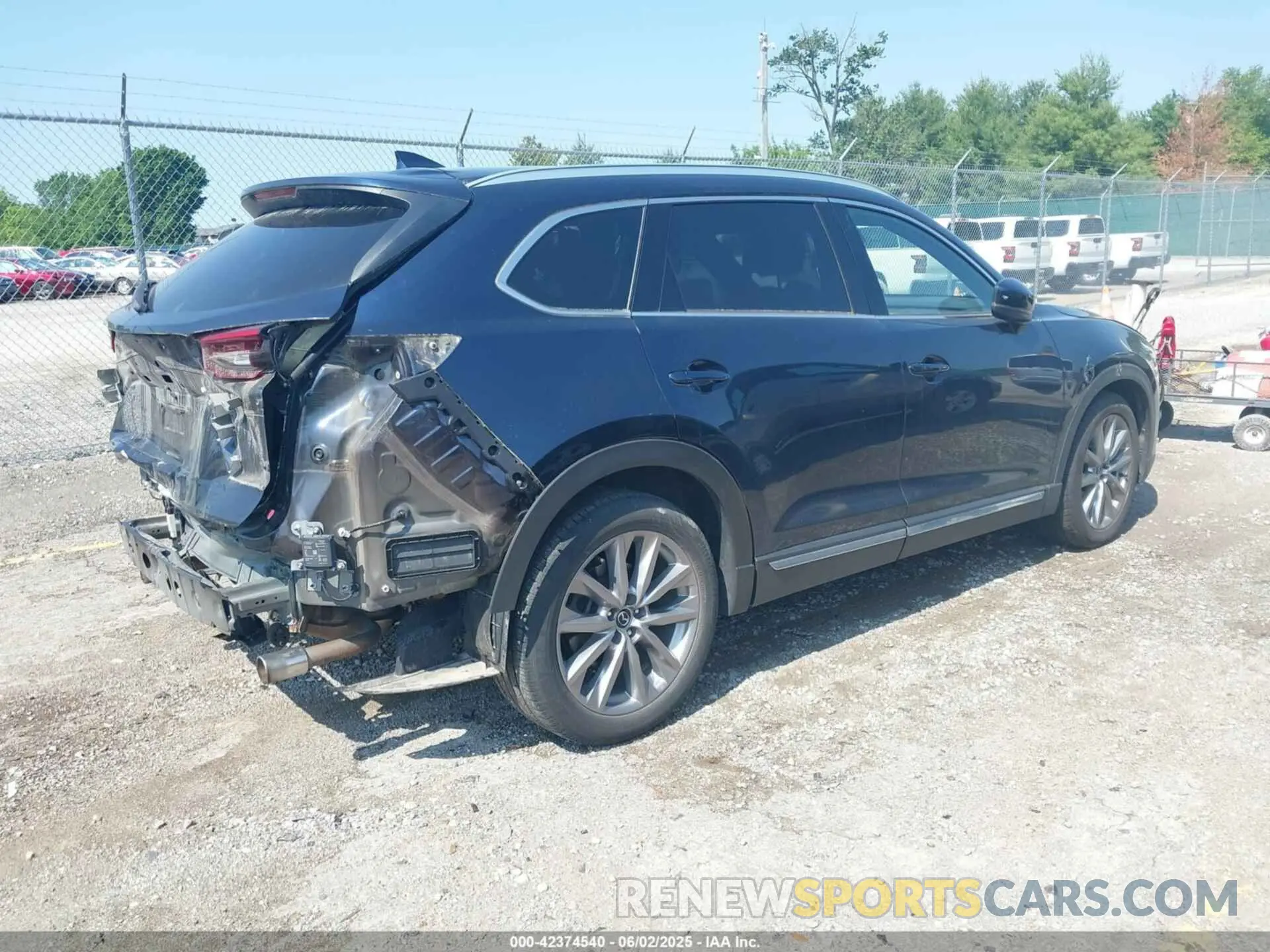 4 Photograph of a damaged car JM3TCBDY6L0411673 MAZDA CX-9 2020