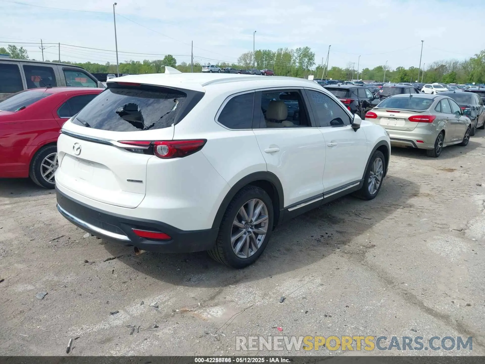 4 Photograph of a damaged car JM3TCBDY6L0422088 MAZDA CX-9 2020