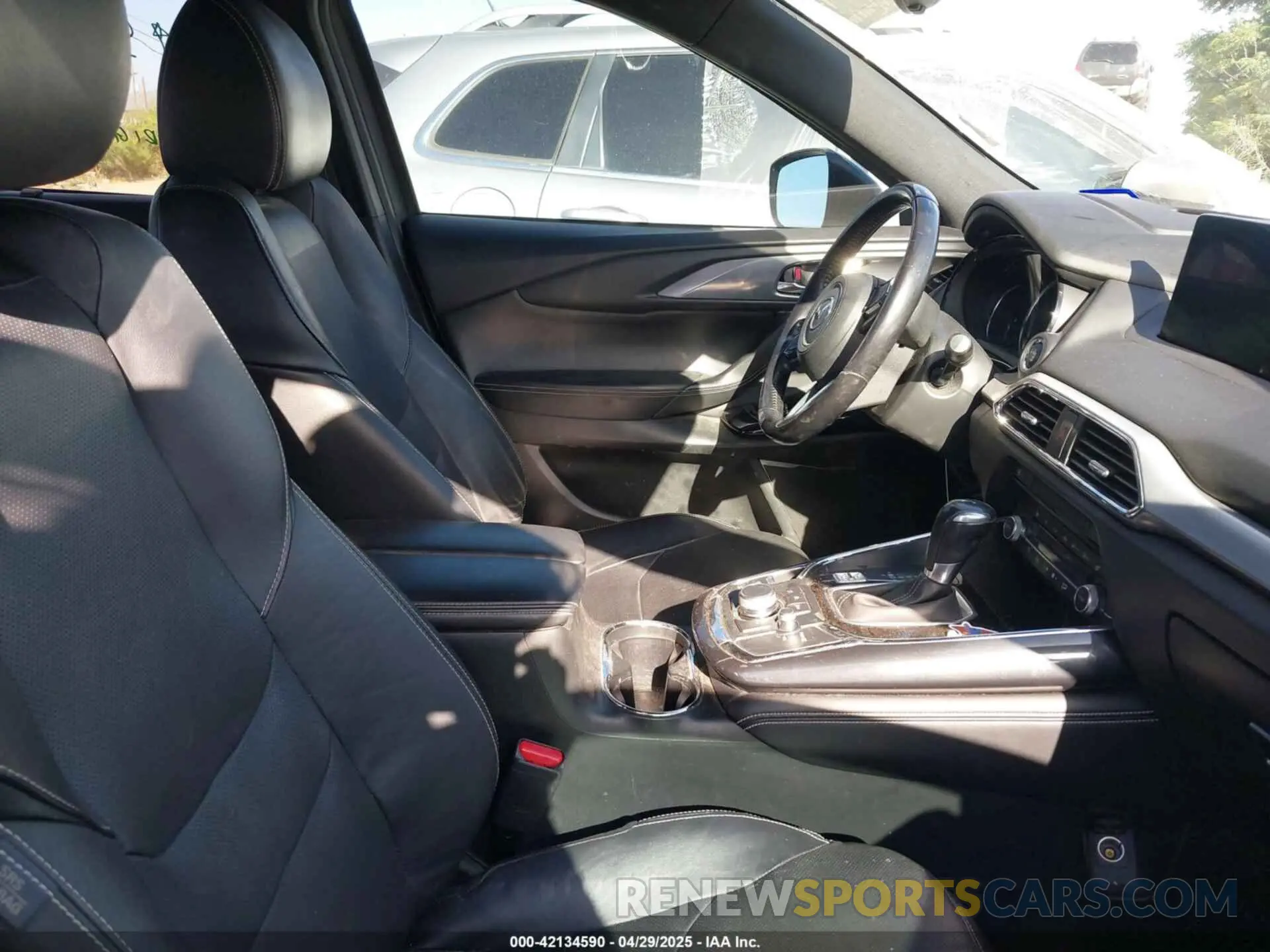 5 Photograph of a damaged car JM3TCBDY8L0423632 MAZDA CX-9 2020
