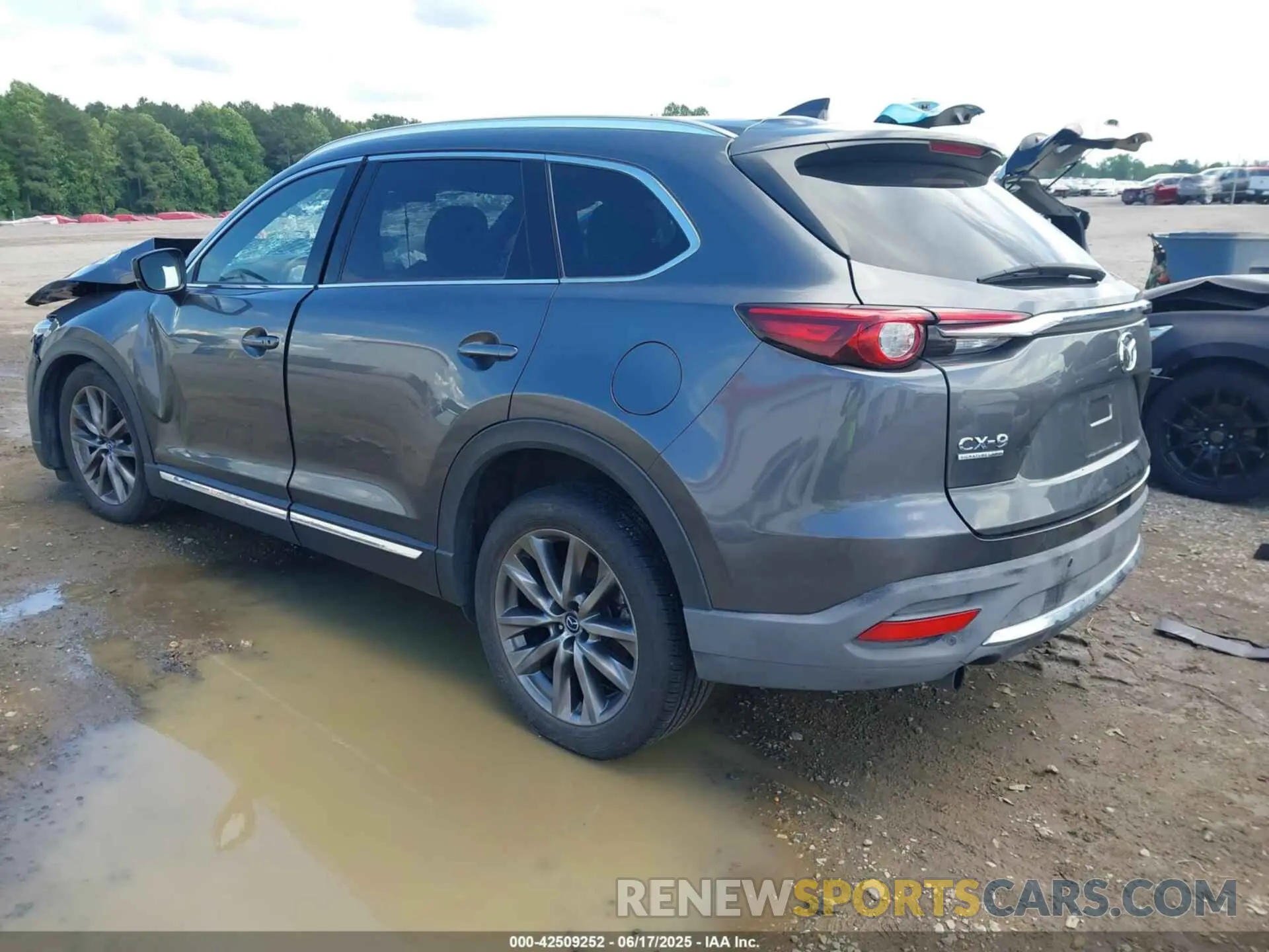 3 Photograph of a damaged car JM3TCBEY4L0401674 MAZDA CX-9 2020