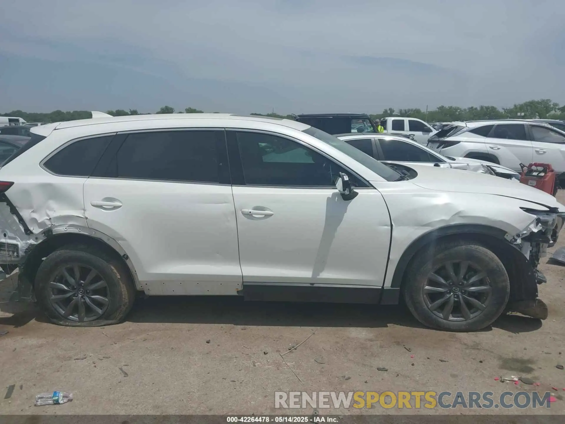 13 Photograph of a damaged car JM3TCACY9M0526376 MAZDA CX-9 2021