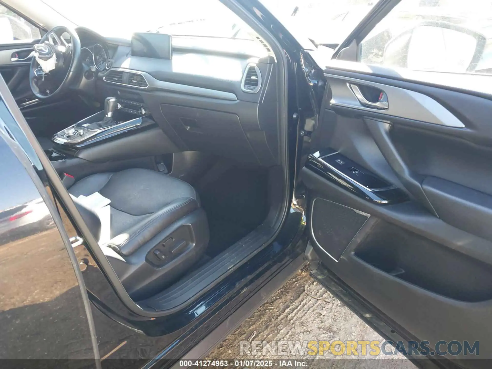 5 Photograph of a damaged car JM3TCBCY6M0509136 MAZDA CX-9 2021