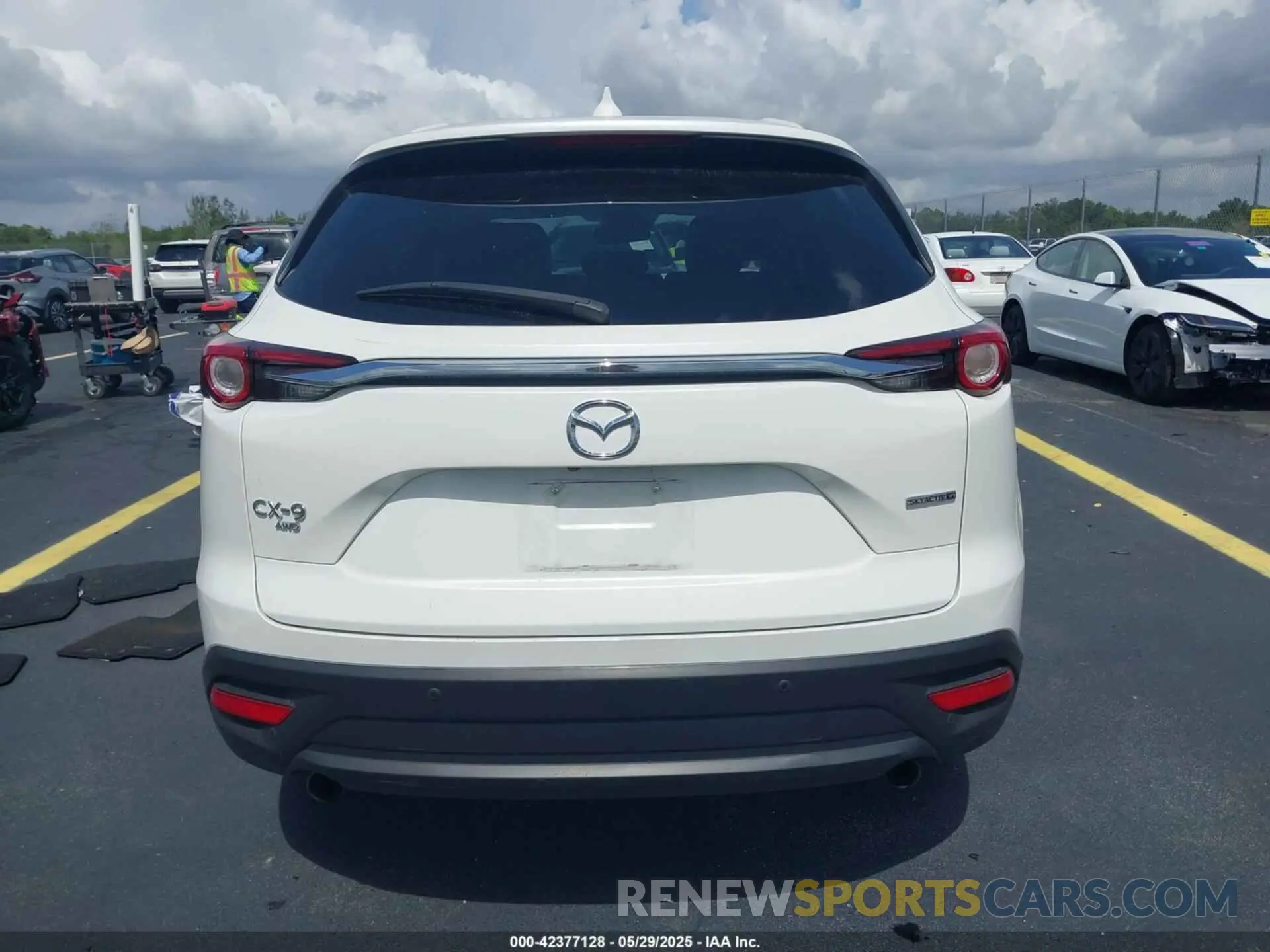 16 Photograph of a damaged car JM3TCBCY7M0538287 MAZDA CX-9 2021