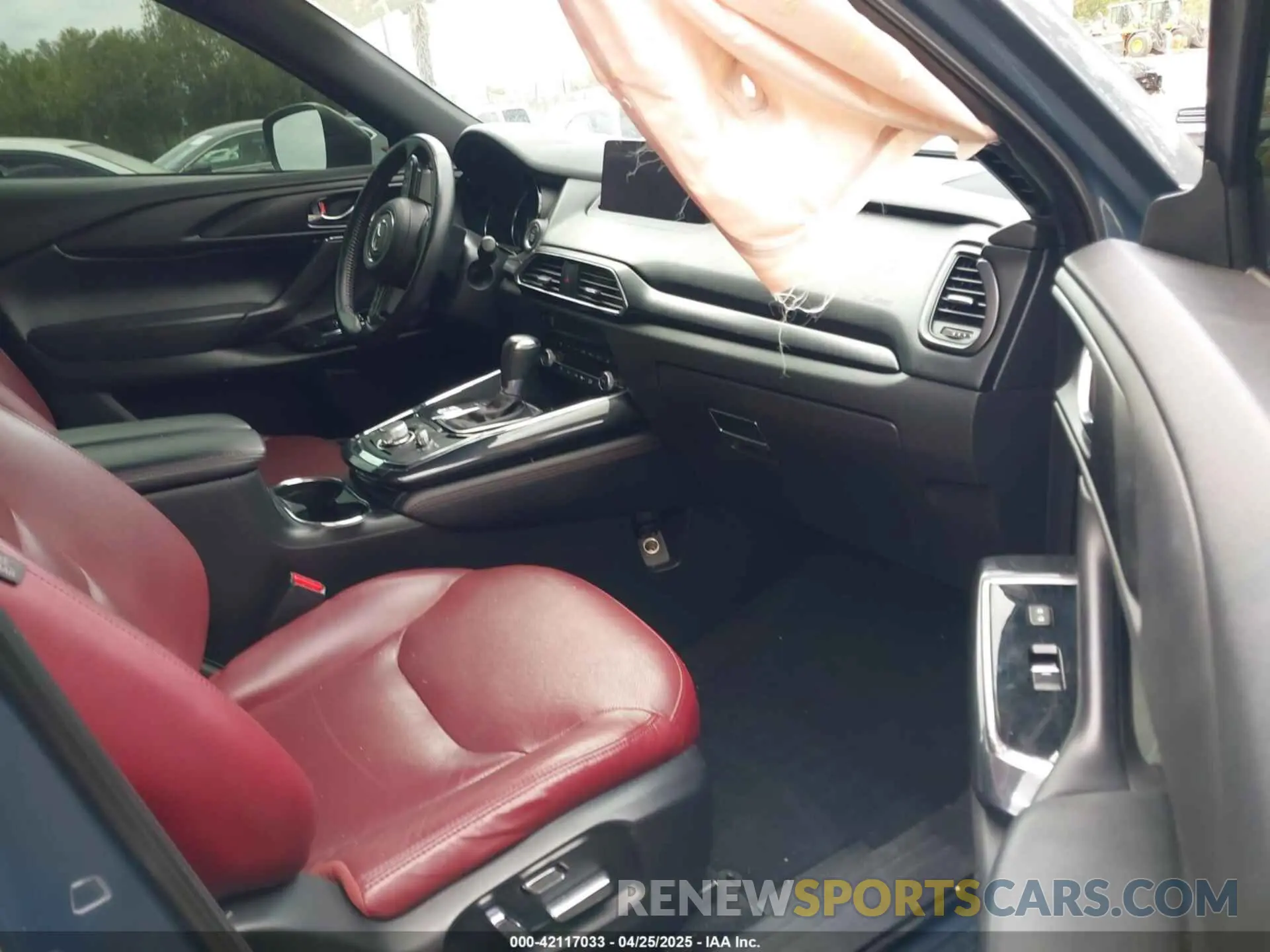 5 Photograph of a damaged car JM3TCBDY0M0538954 MAZDA CX-9 2021