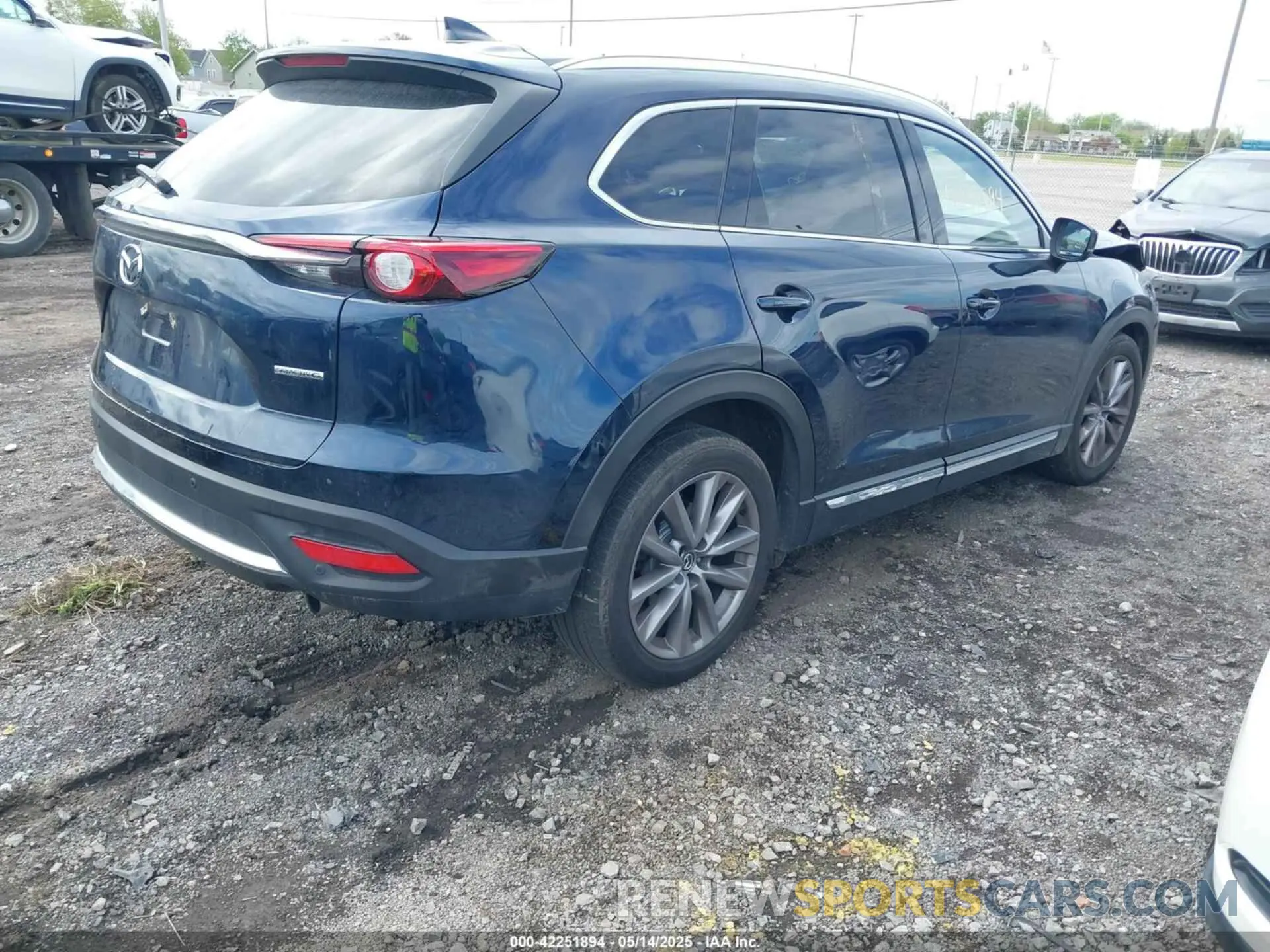 4 Photograph of a damaged car JM3TCBDY3M0537975 MAZDA CX-9 2021