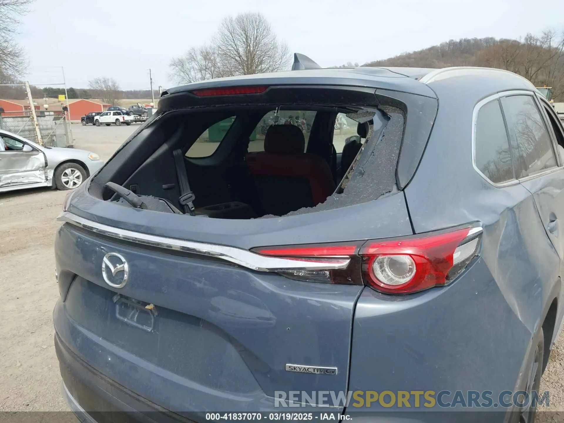 19 Photograph of a damaged car JM3TCBDY4M0538083 MAZDA CX-9 2021