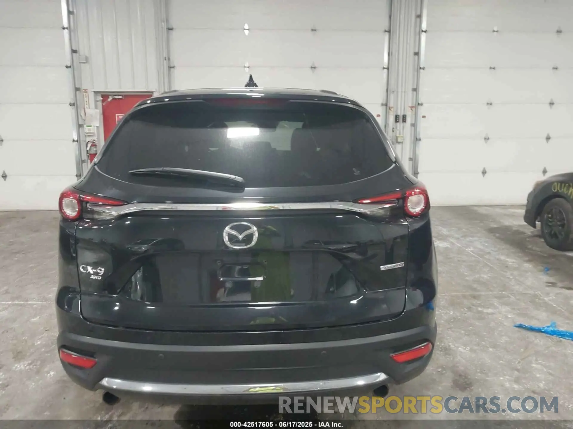 17 Photograph of a damaged car JM3TCBDY6M0454122 MAZDA CX-9 2021