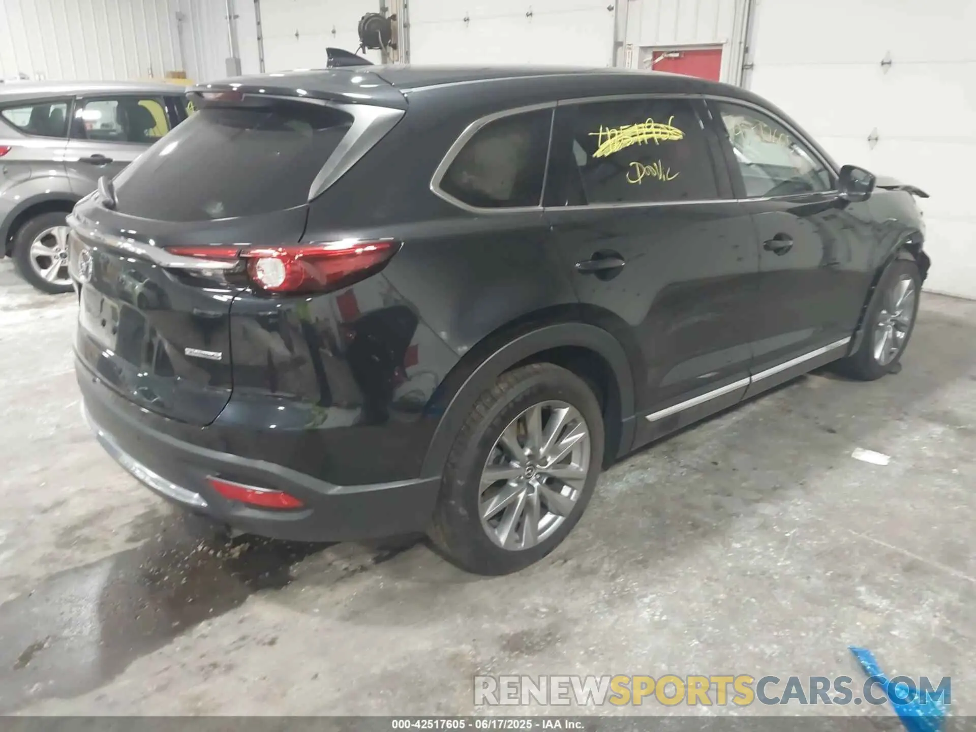 4 Photograph of a damaged car JM3TCBDY6M0454122 MAZDA CX-9 2021