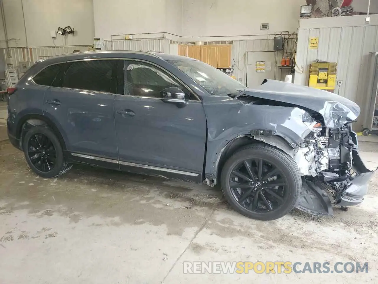4 Photograph of a damaged car JM3TCBDYXM0516394 MAZDA CX-9 2021